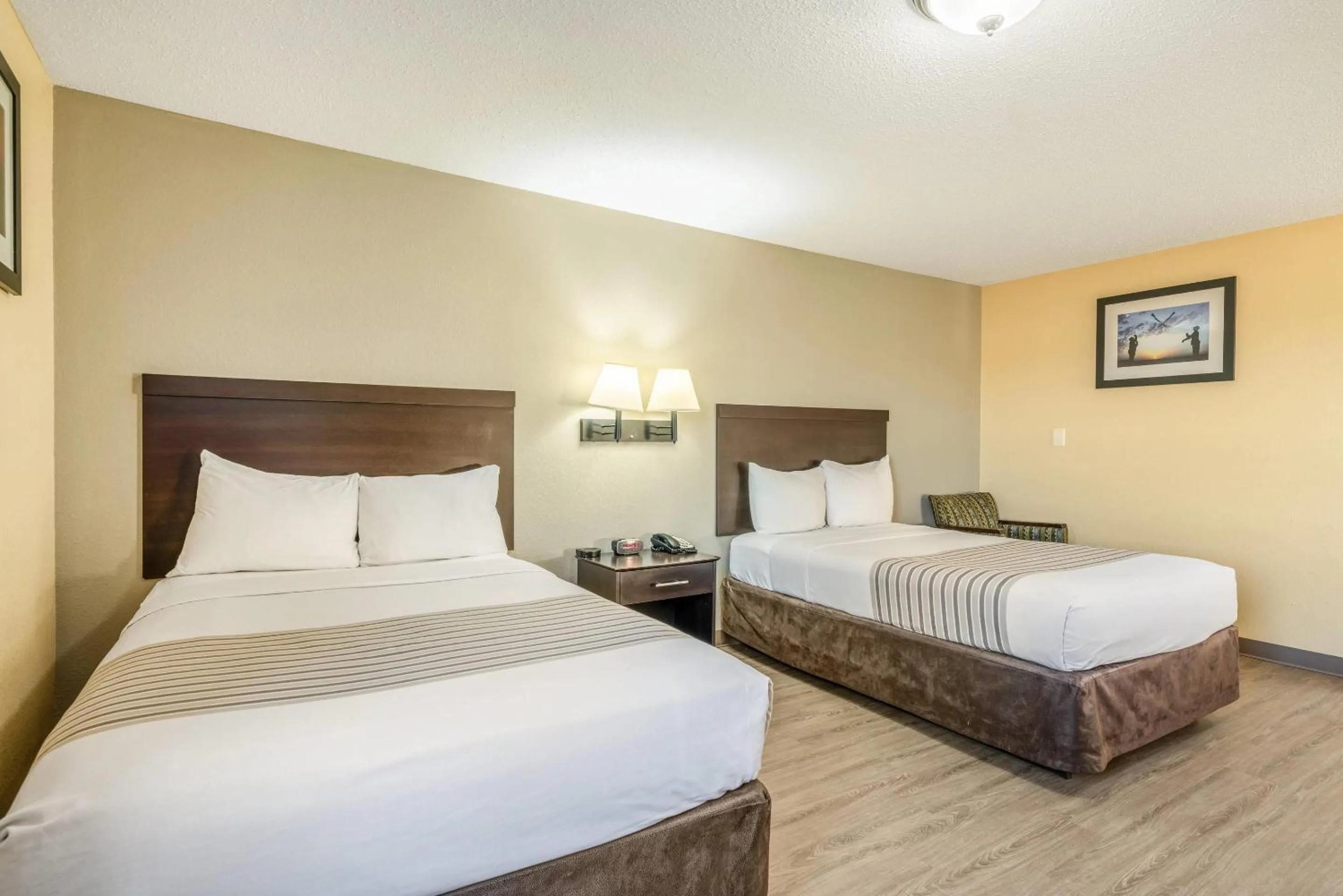 Bedroom, Bed in Suburban Studios Near Camp Lejeune