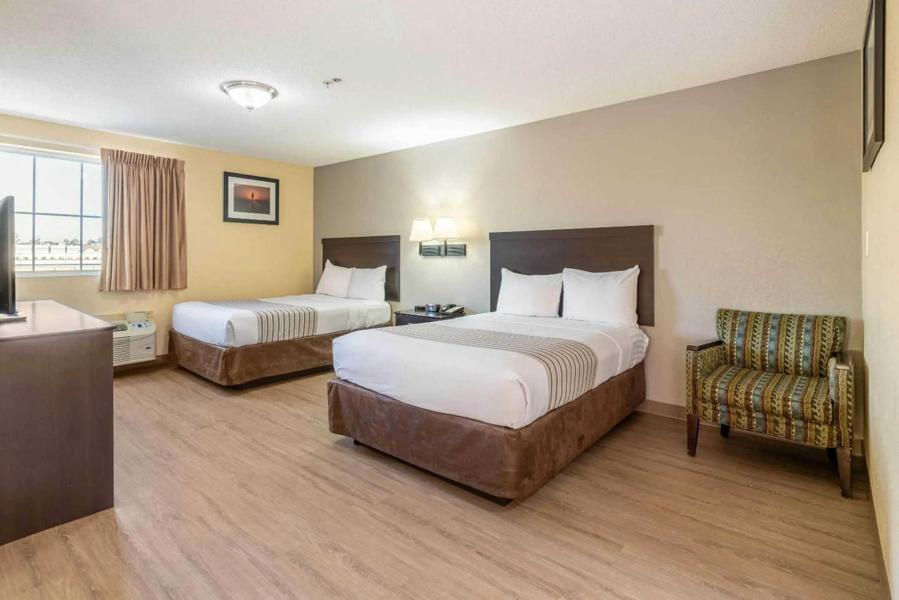 Superior Queen Room with Two Queen Beds - Non Smoking in Suburban Studios Near Camp Lejeune Superior Queen Room with Two Queen Beds - Non Smoking in Suburban Studios Near Camp Lejeune