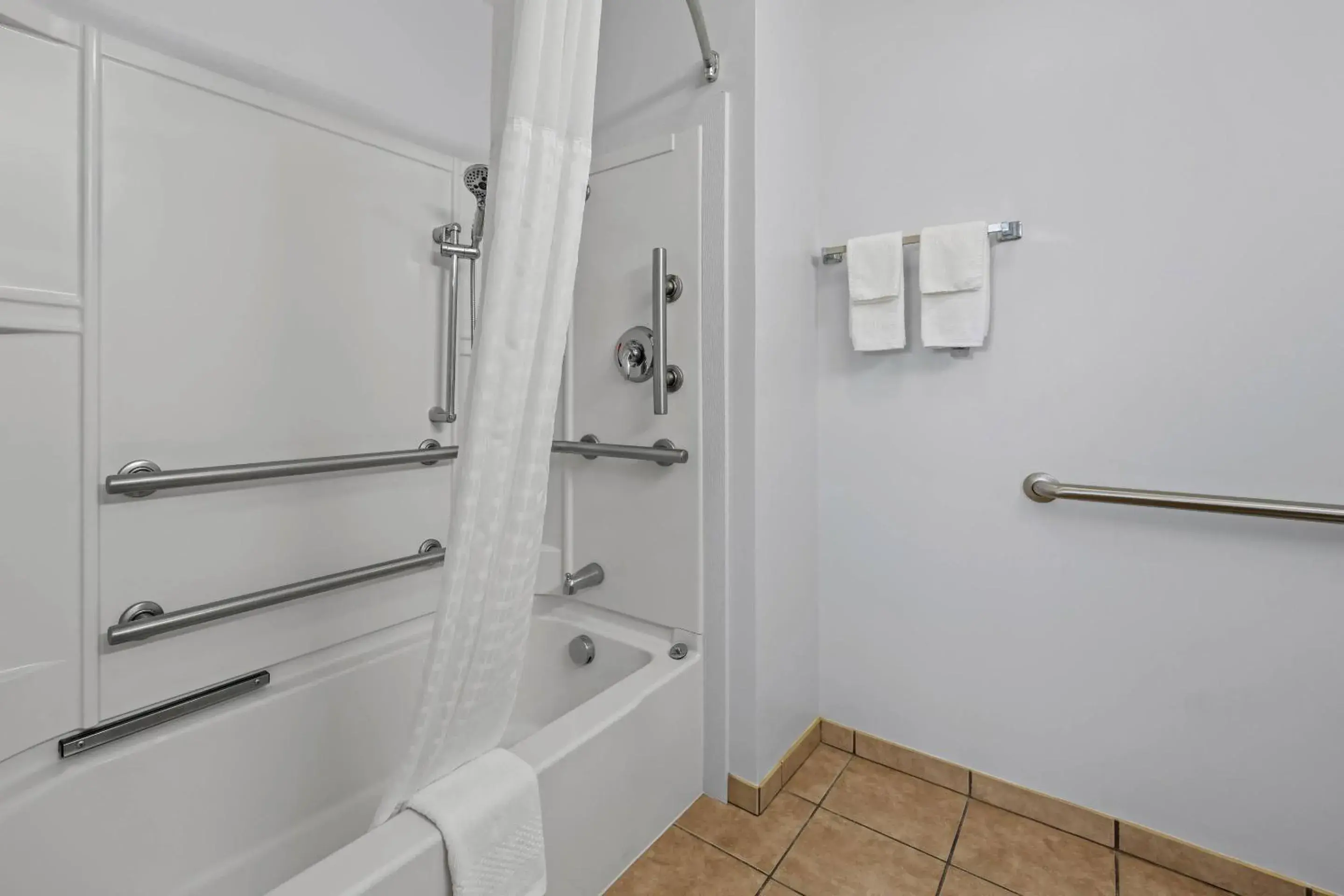 Bedroom in Suburban Studios Near Camp Lejeune Bedroom in Suburban Studios Near Camp Lejeune