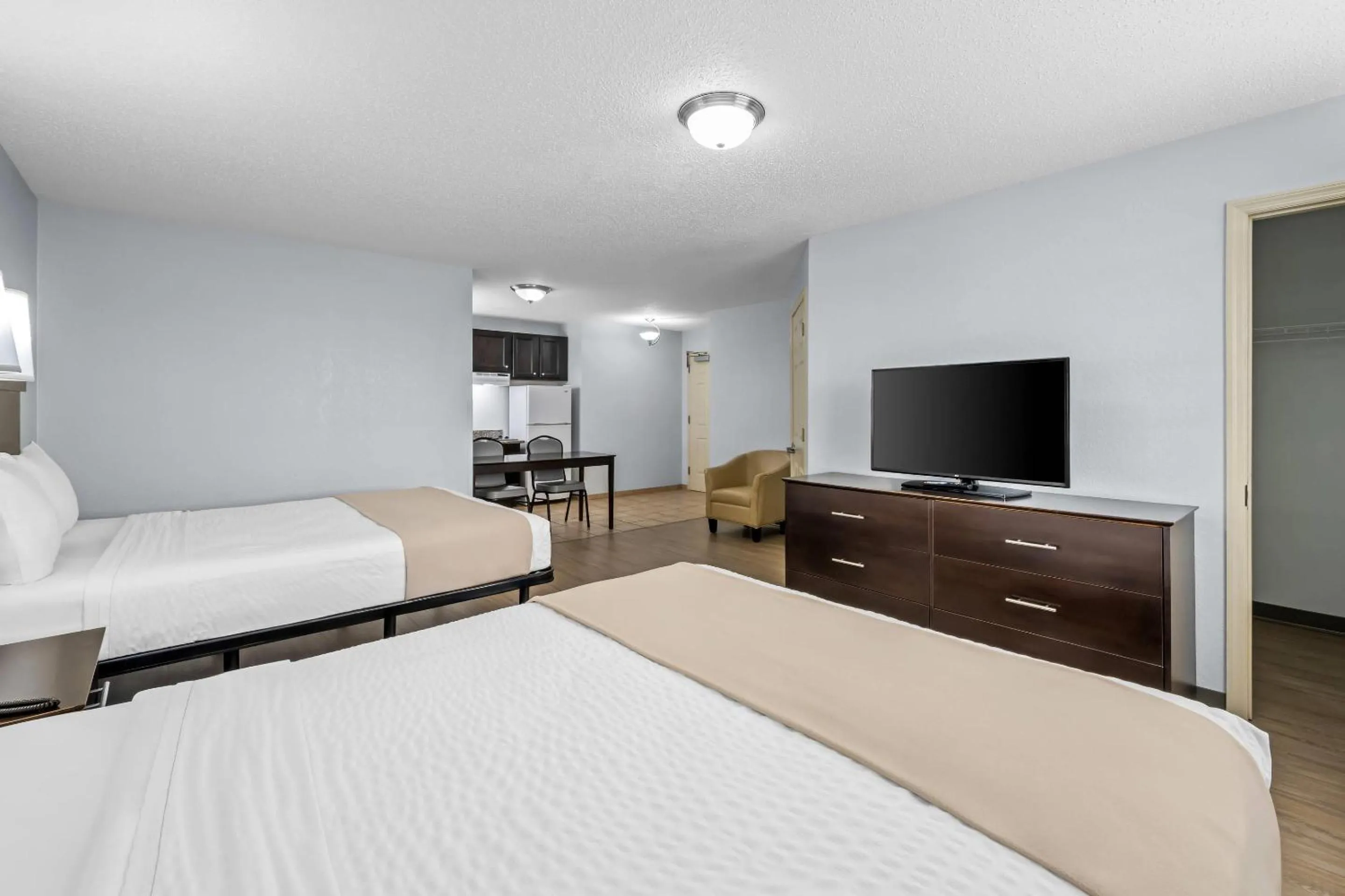 Bedroom, Bed in Suburban Studios Near Camp Lejeune