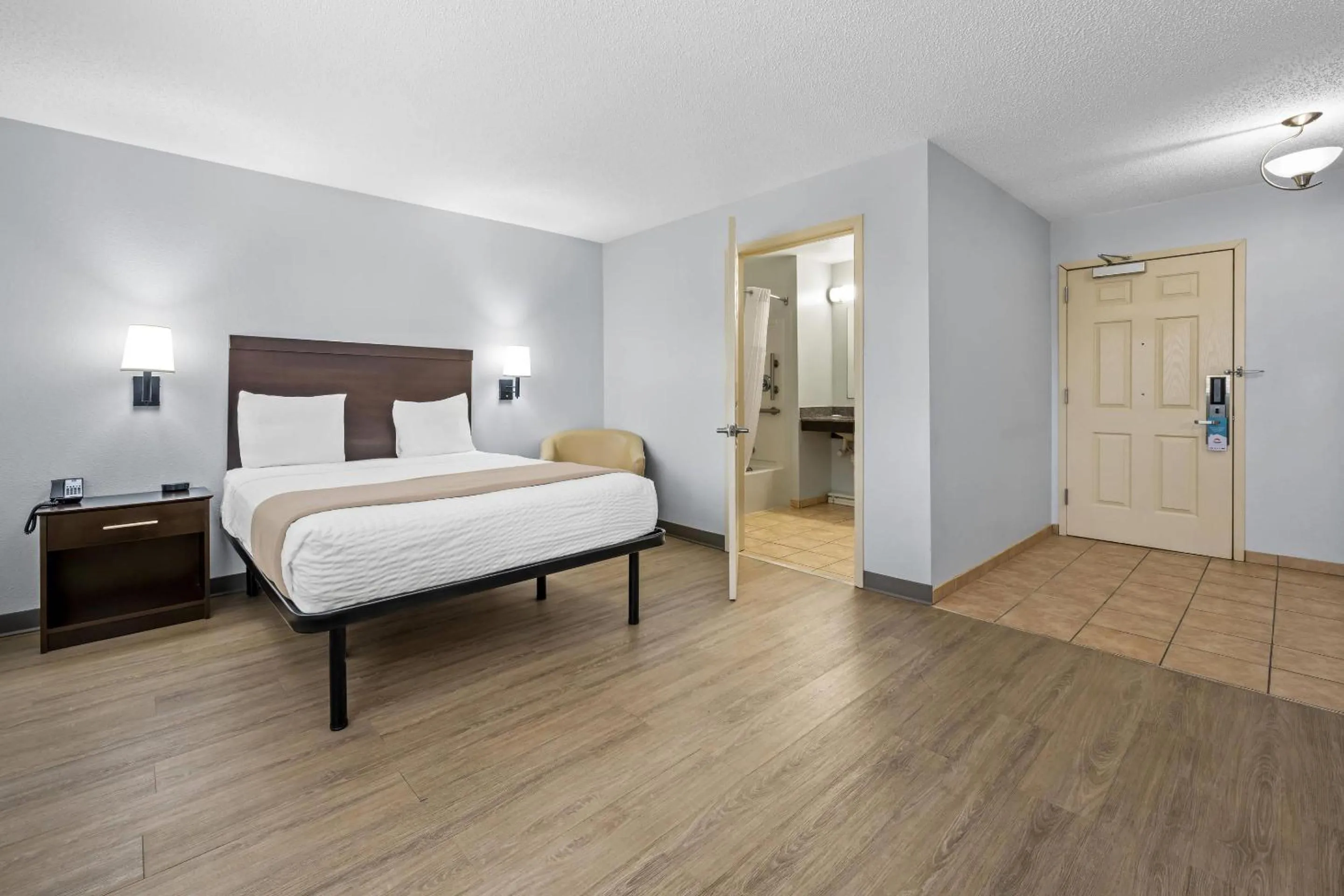 Bedroom, Bed in Suburban Studios Near Camp Lejeune