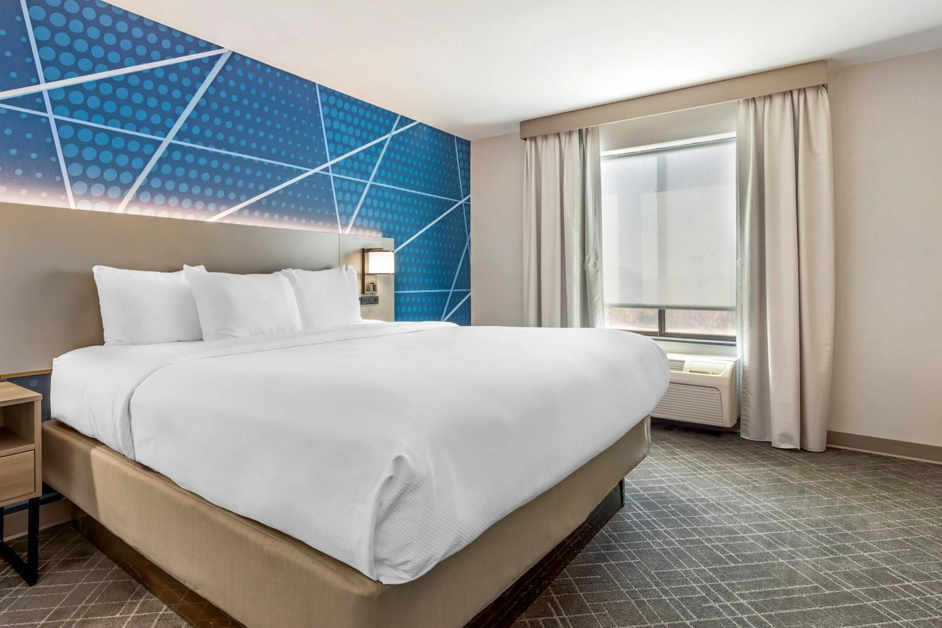 Bed in Comfort Suites Whitsett - Greensboro East