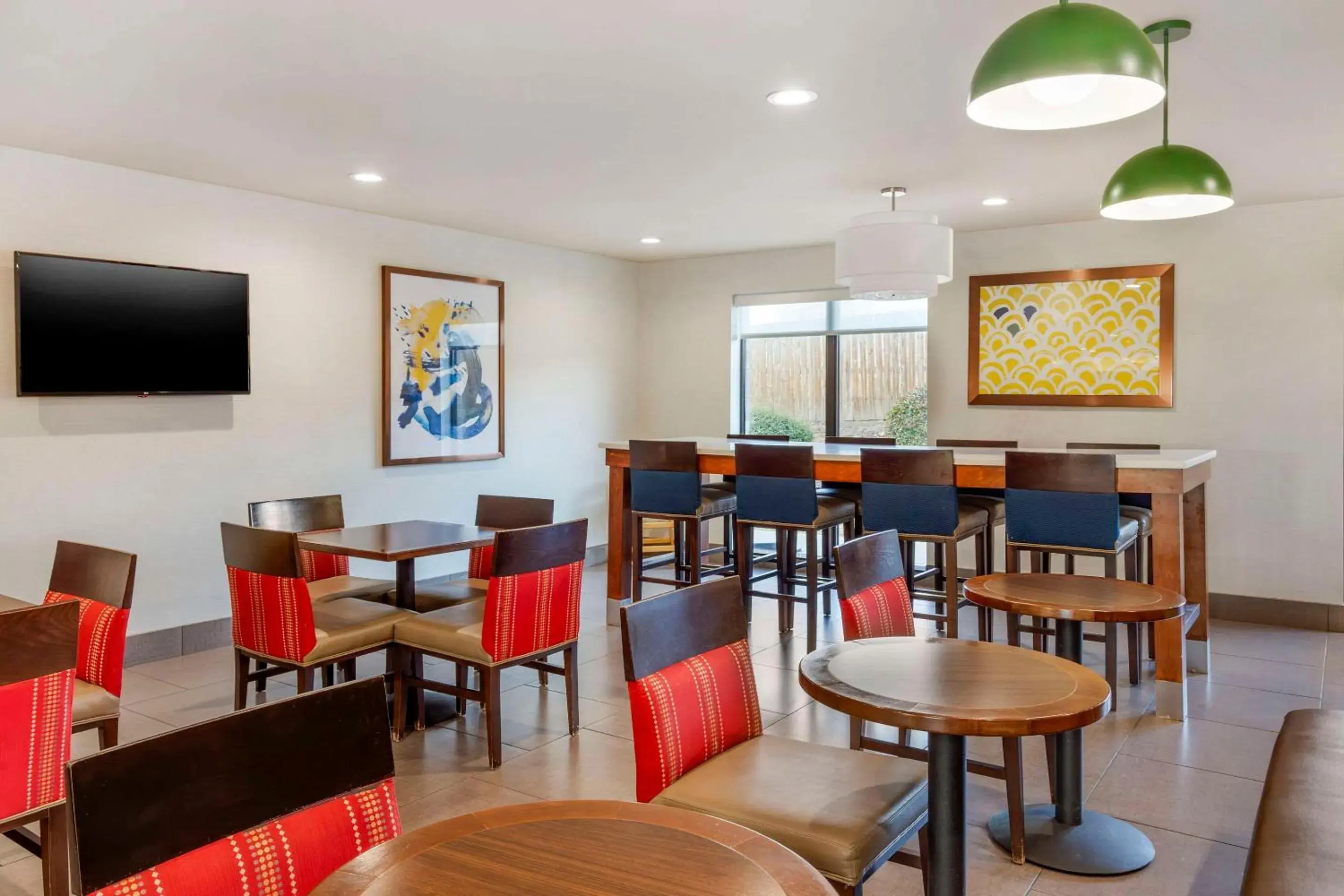 Breakfast in Comfort Suites Whitsett - Greensboro East Breakfast in Comfort Suites Whitsett - Greensboro East