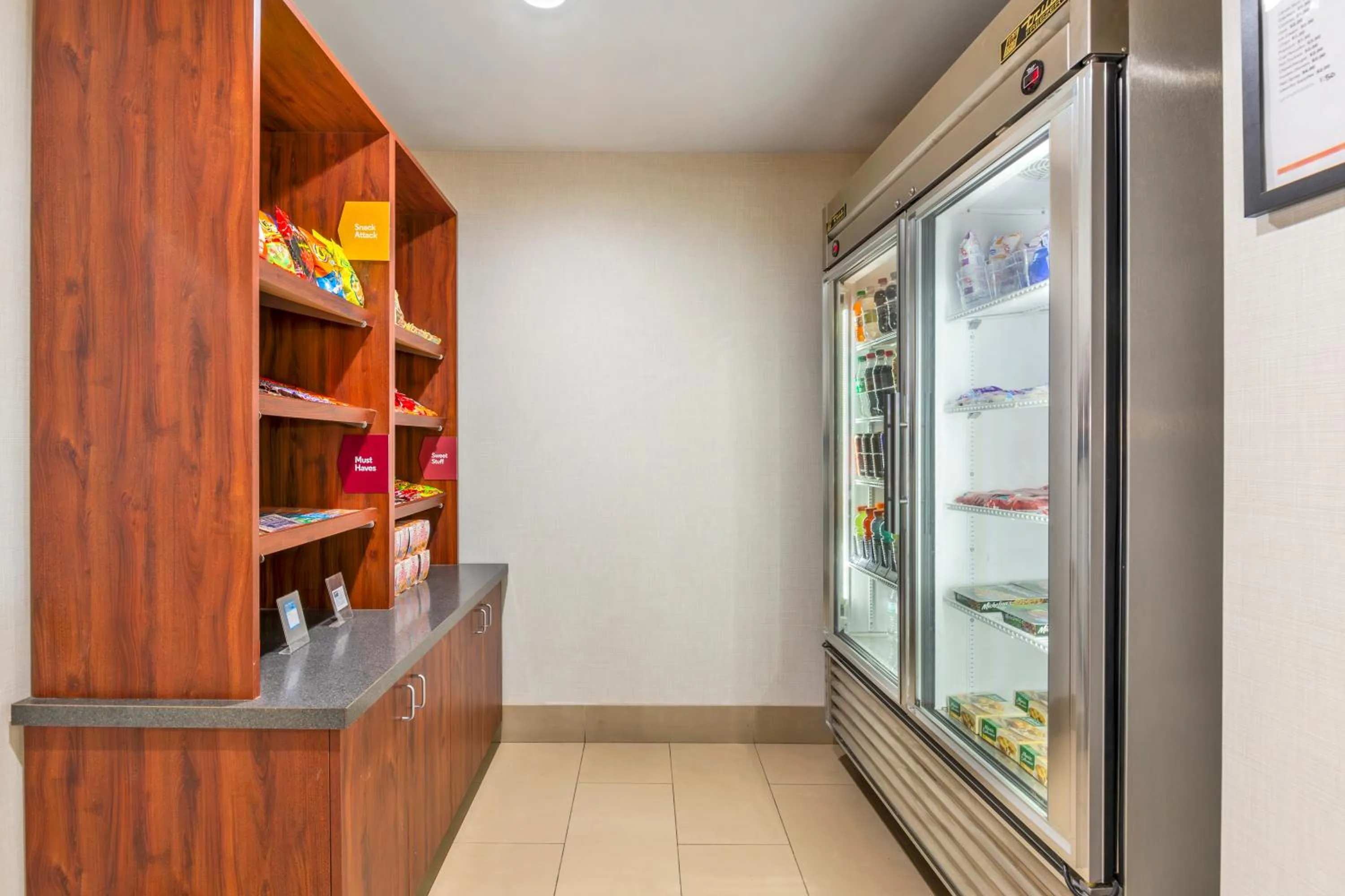 On-site shops in Comfort Suites Whitsett - Greensboro East