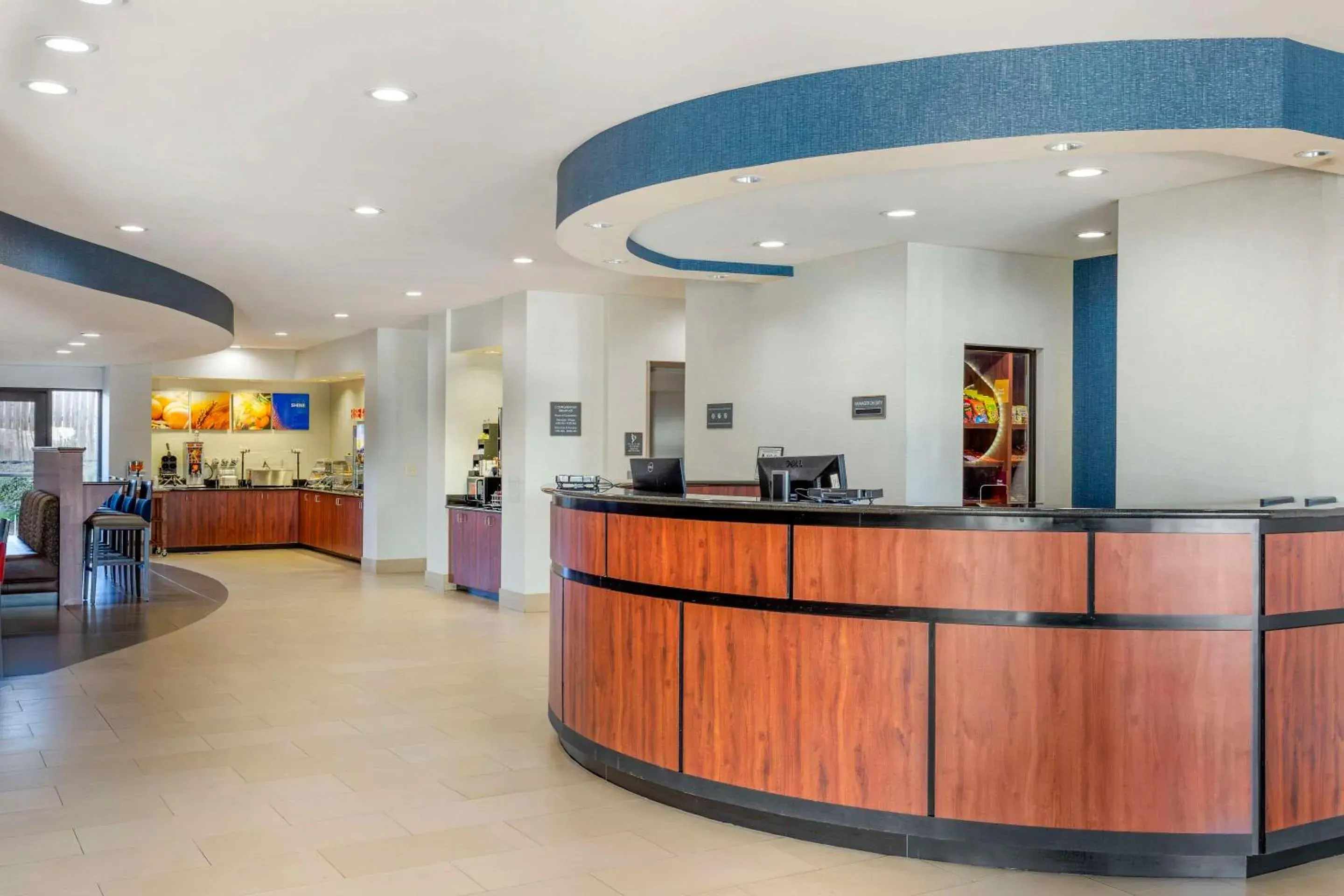 Lobby or reception in Comfort Suites Whitsett - Greensboro East Lobby or reception in Comfort Suites Whitsett - Greensboro East
