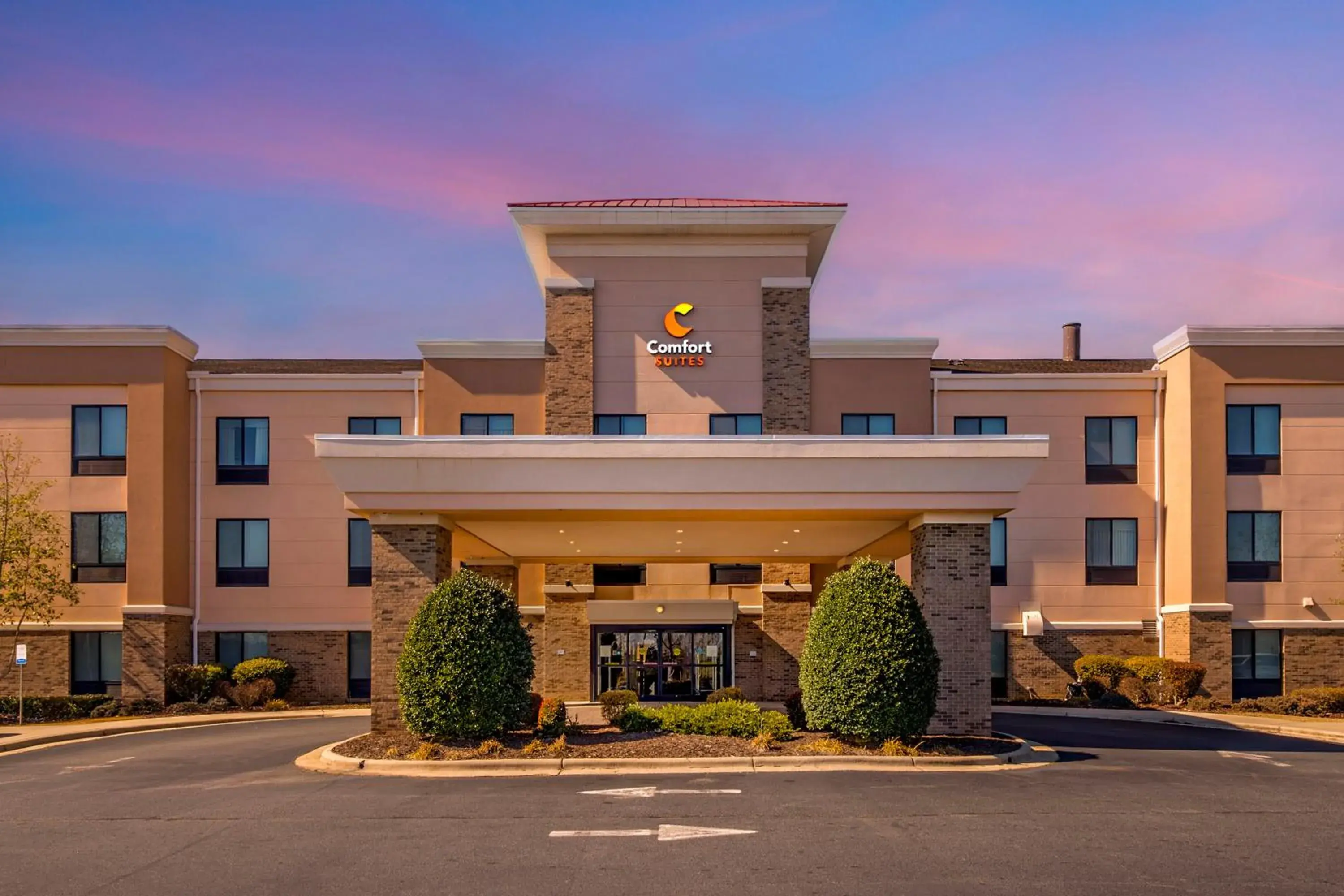 Facade/entrance in Comfort Suites Whitsett - Greensboro East Facade/entrance in Comfort Suites Whitsett - Greensboro East