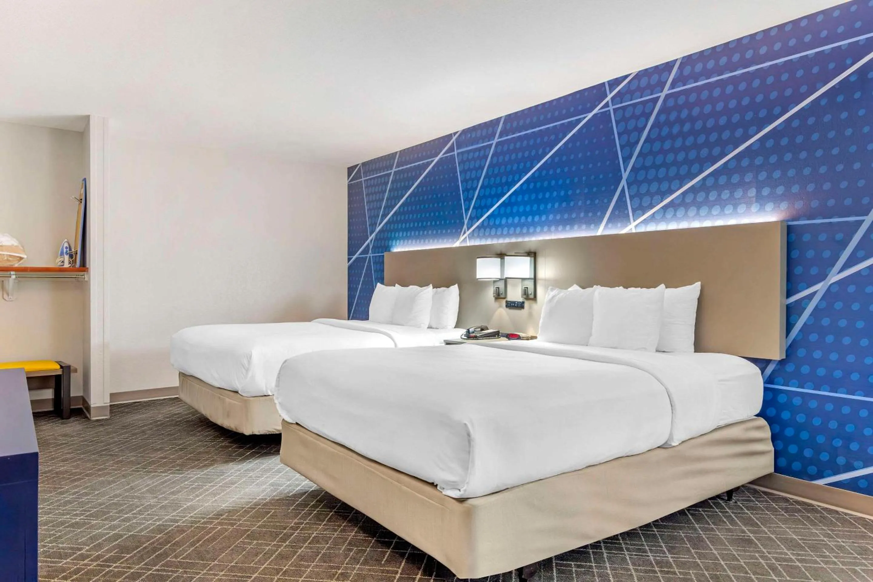 Bedroom, Bed in Comfort Suites Whitsett - Greensboro East