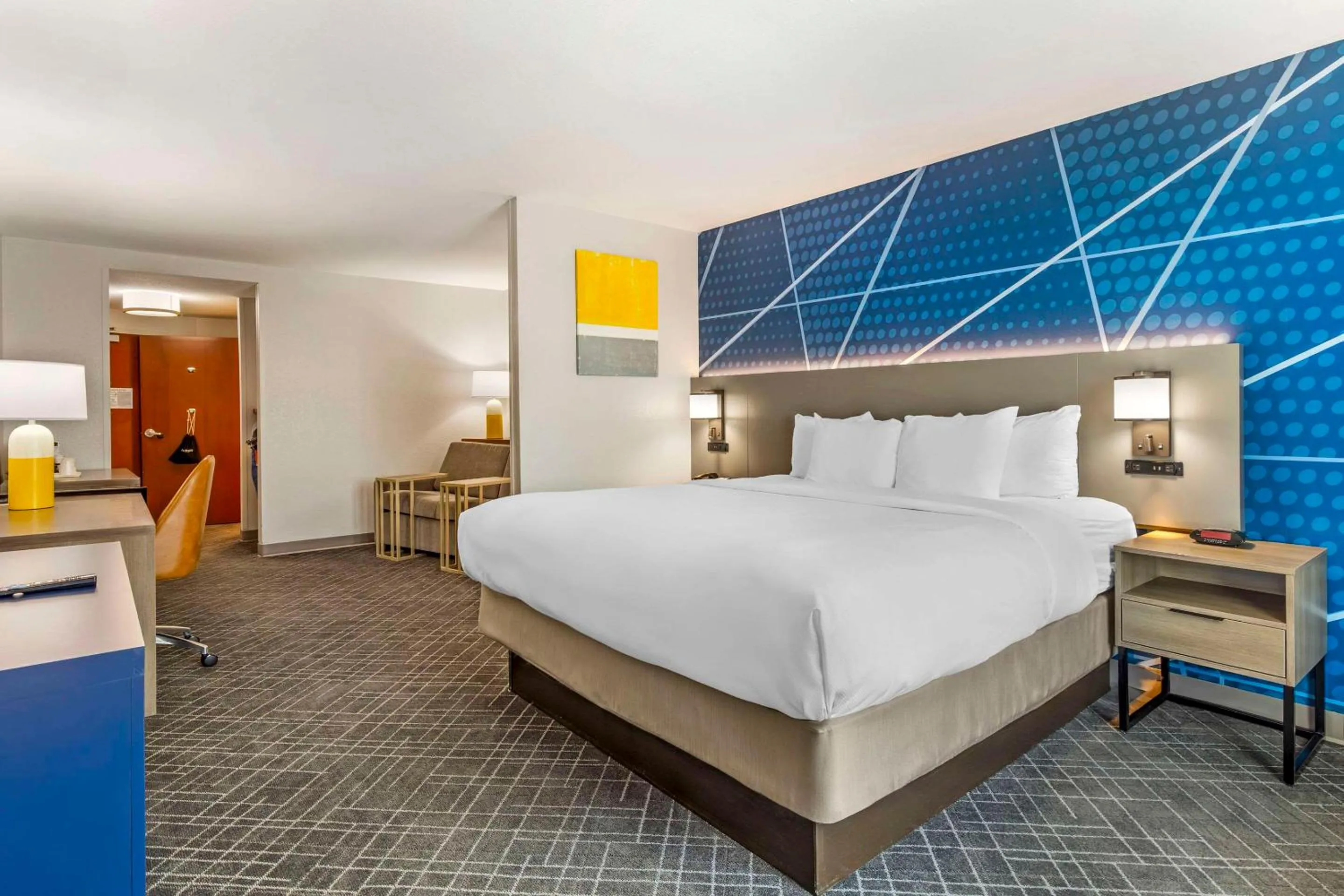 Bedroom, Bed in Comfort Suites Whitsett - Greensboro East