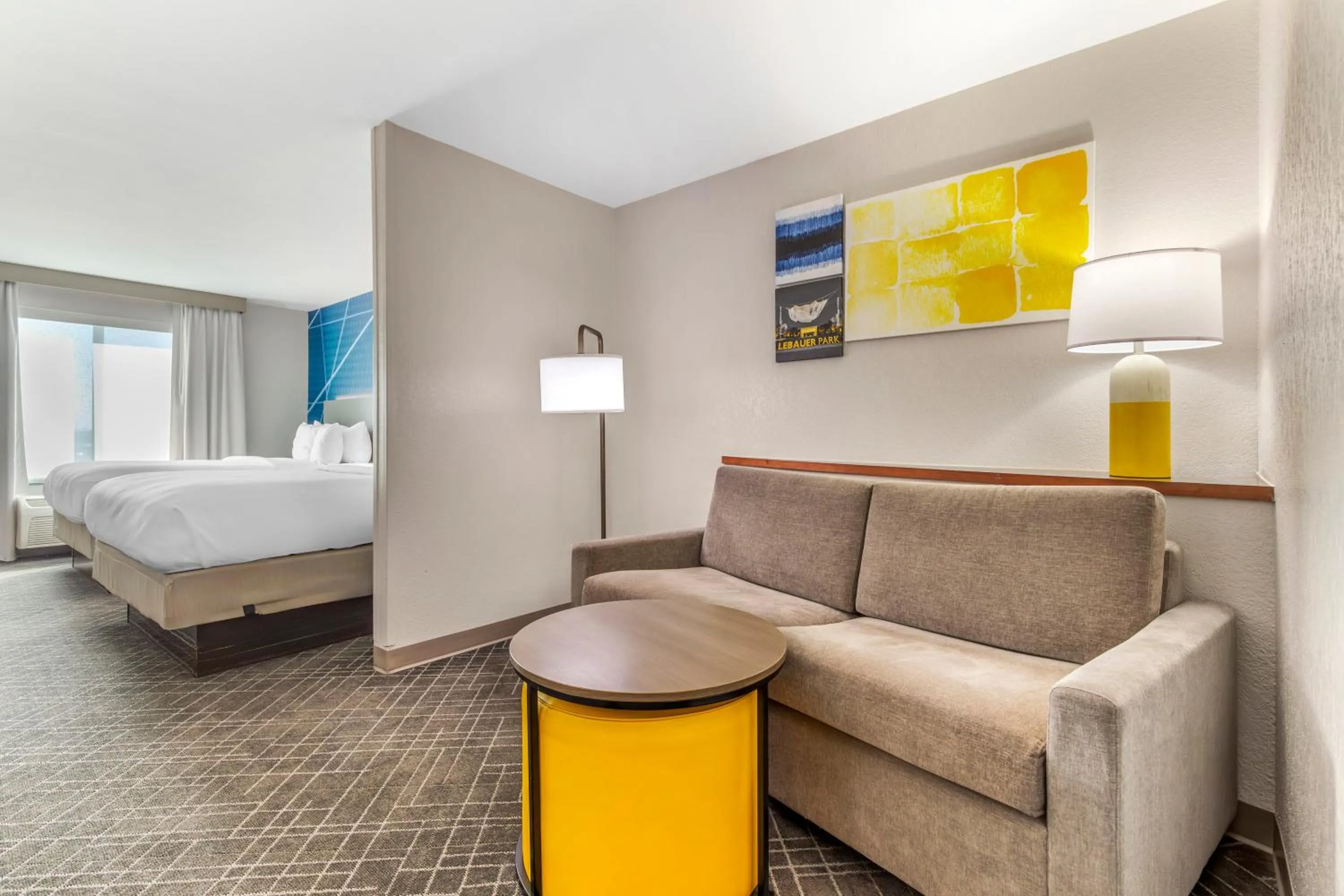 Living room, Bed in Comfort Suites Whitsett - Greensboro East