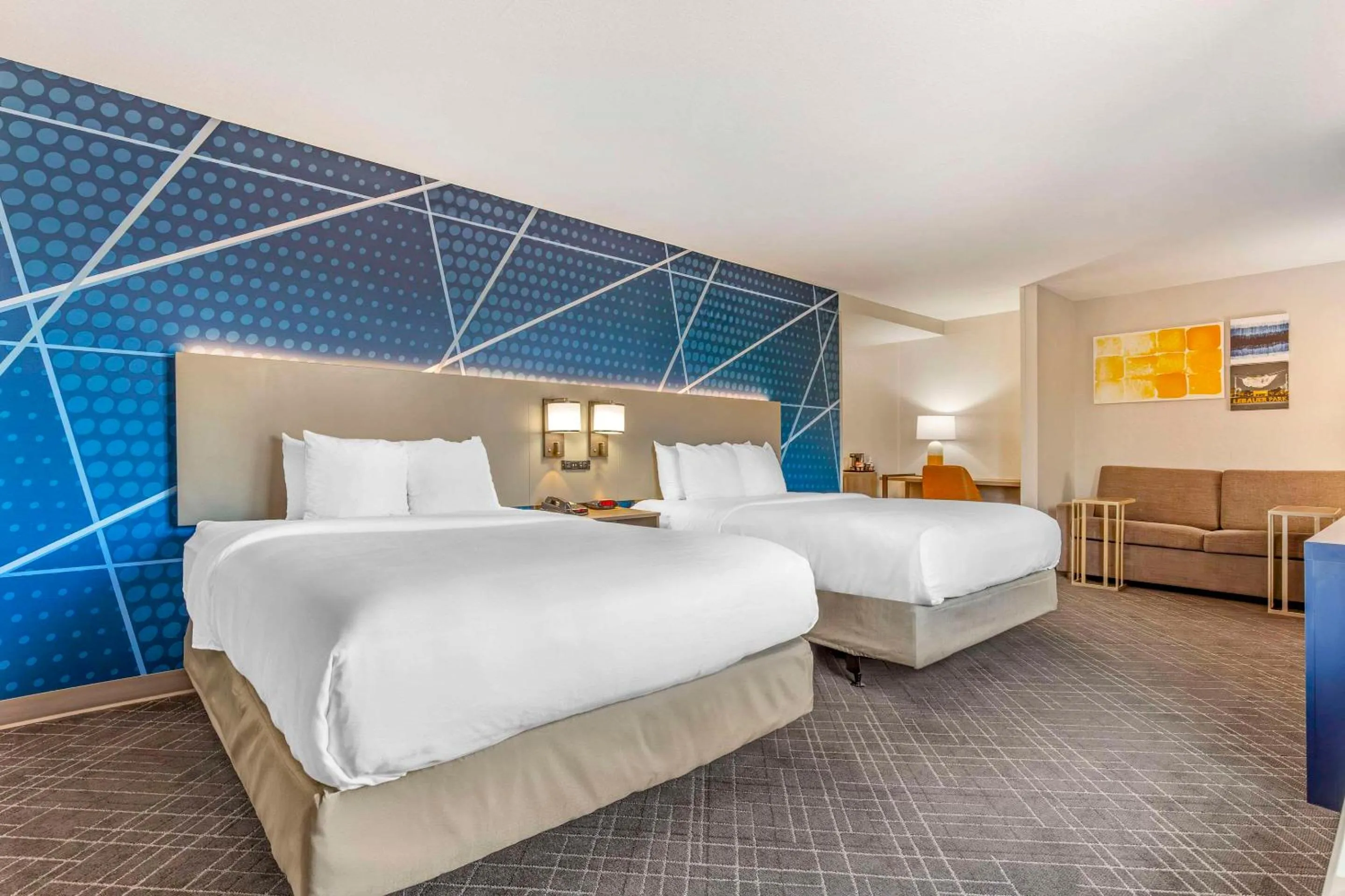 Bedroom, Bed in Comfort Suites Whitsett - Greensboro East