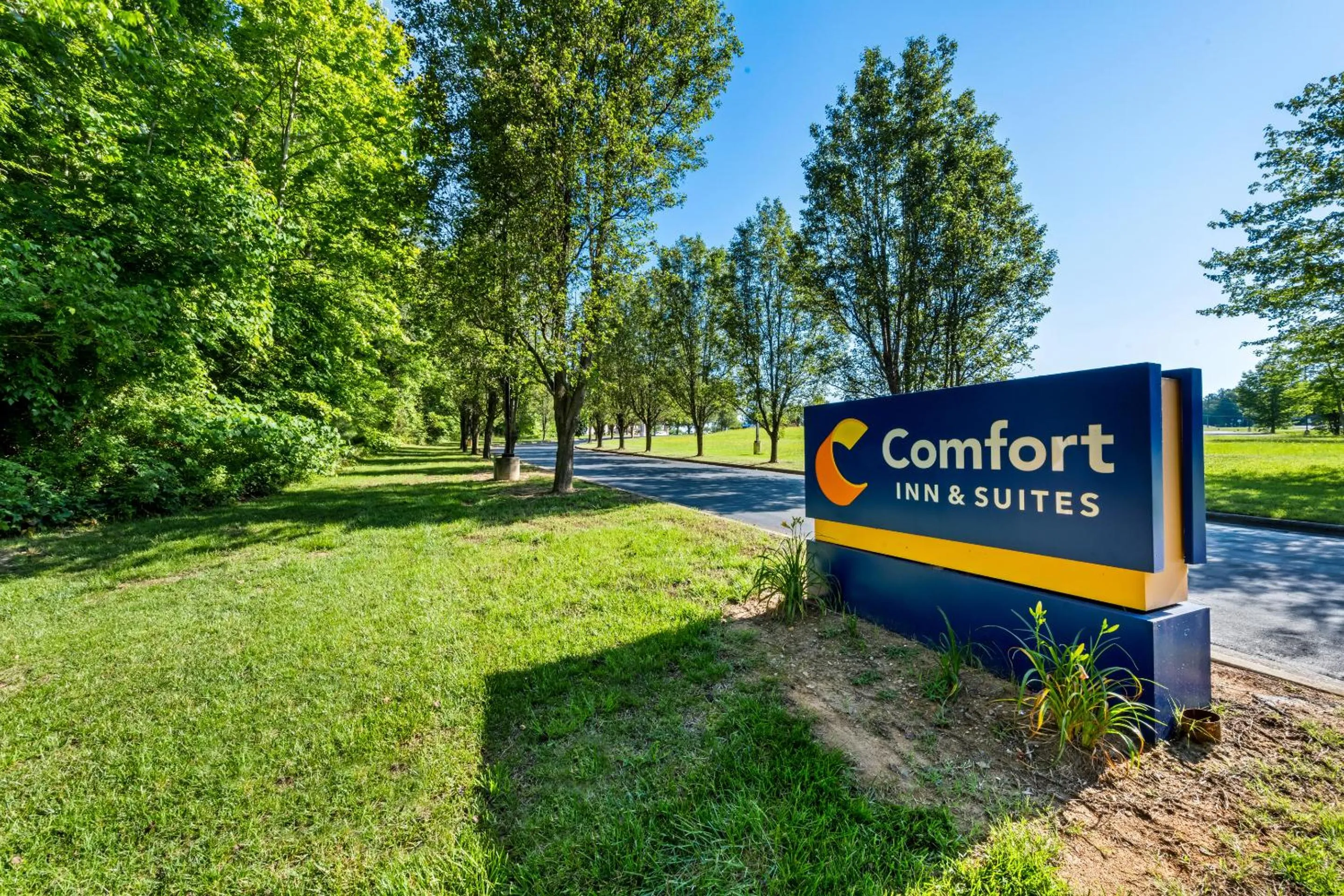 Property logo or sign in Comfort Inn & Suites Oxford South