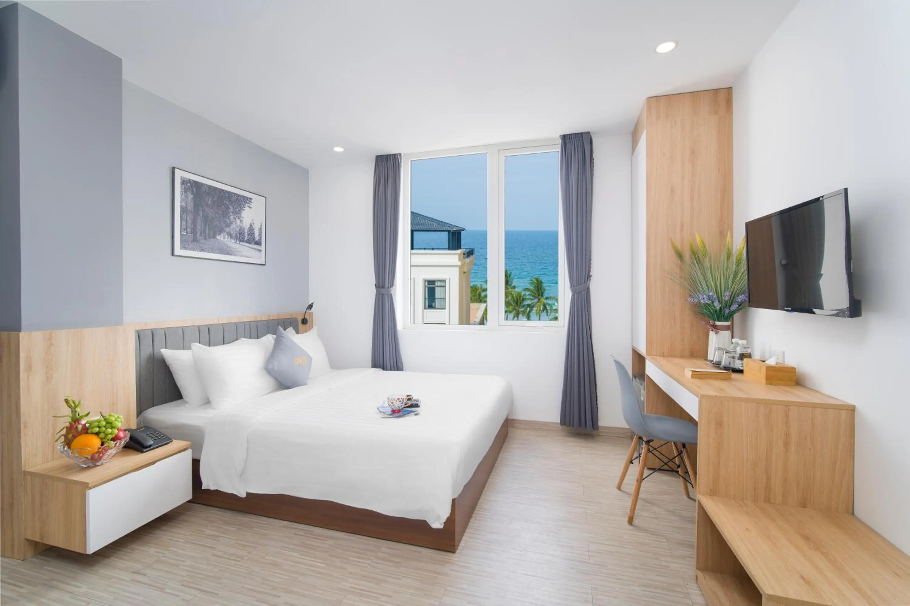 Photo of the whole room, Bed in Davue Hotel by THG