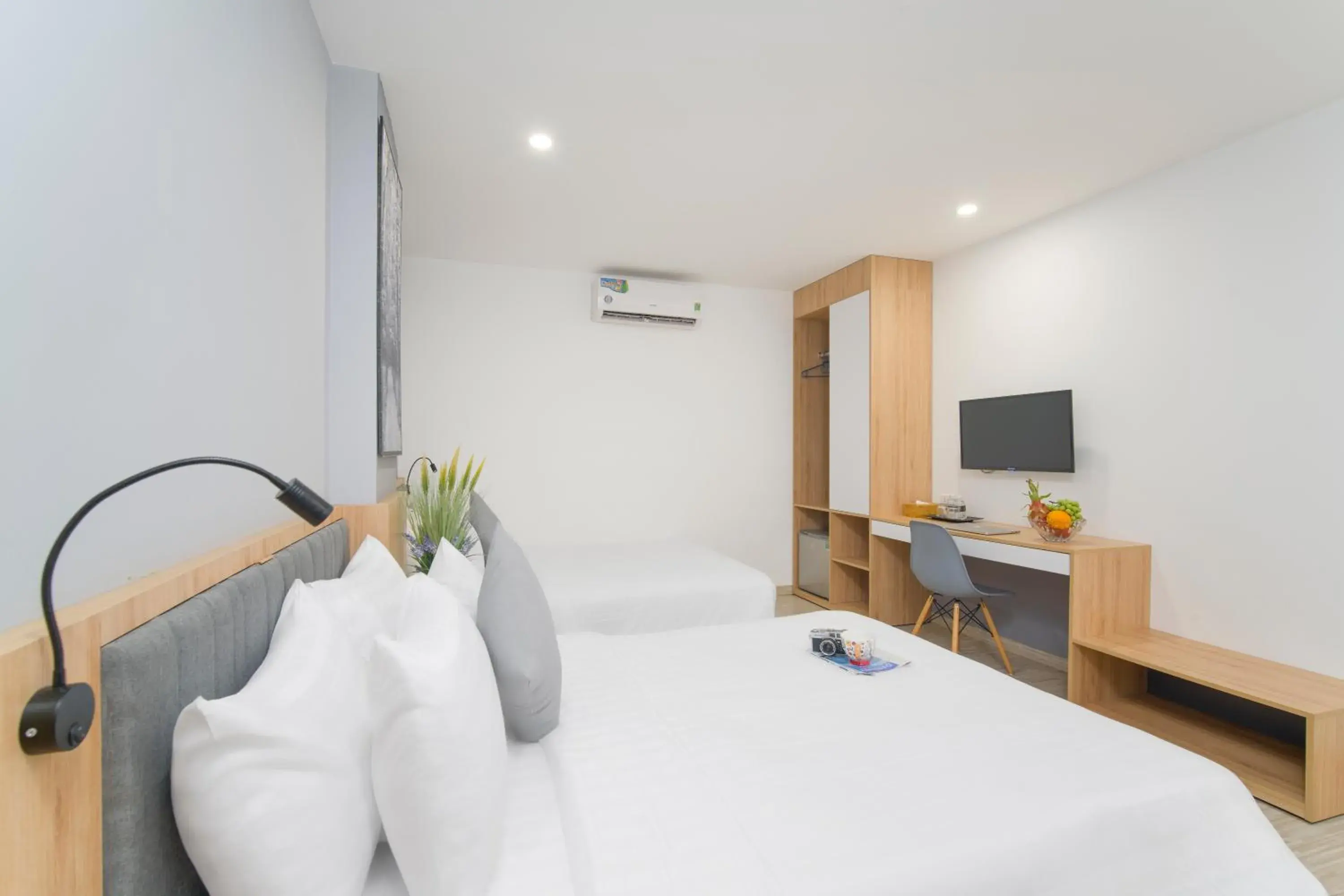 Communal lounge/ TV room, Bed in Davue Hotel by THG Communal lounge/ TV room, Bed in Davue Hotel by THG