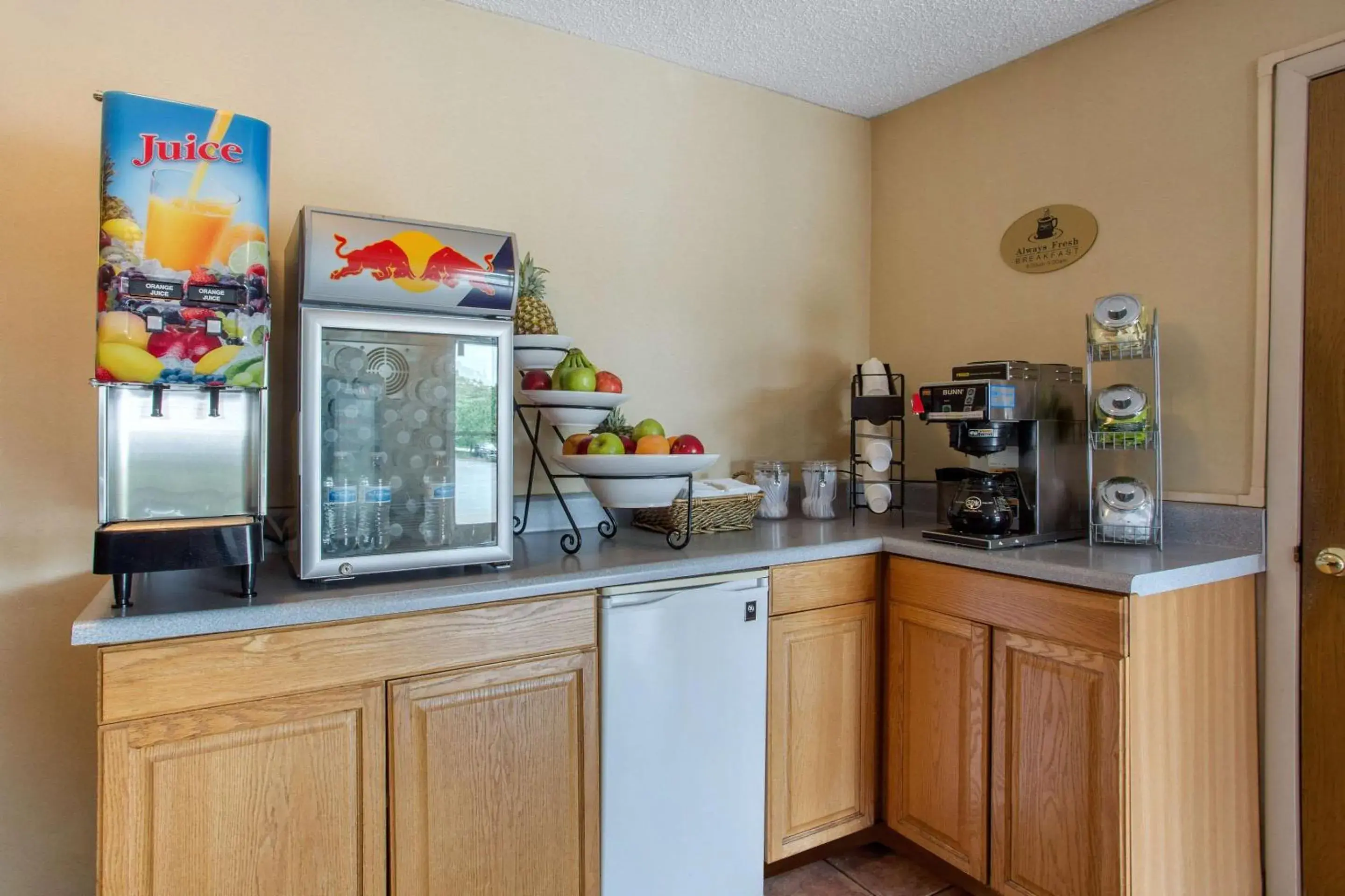 Restaurant/places to eat in Rodeway Inn Asheville Restaurant/places to eat in Rodeway Inn Asheville