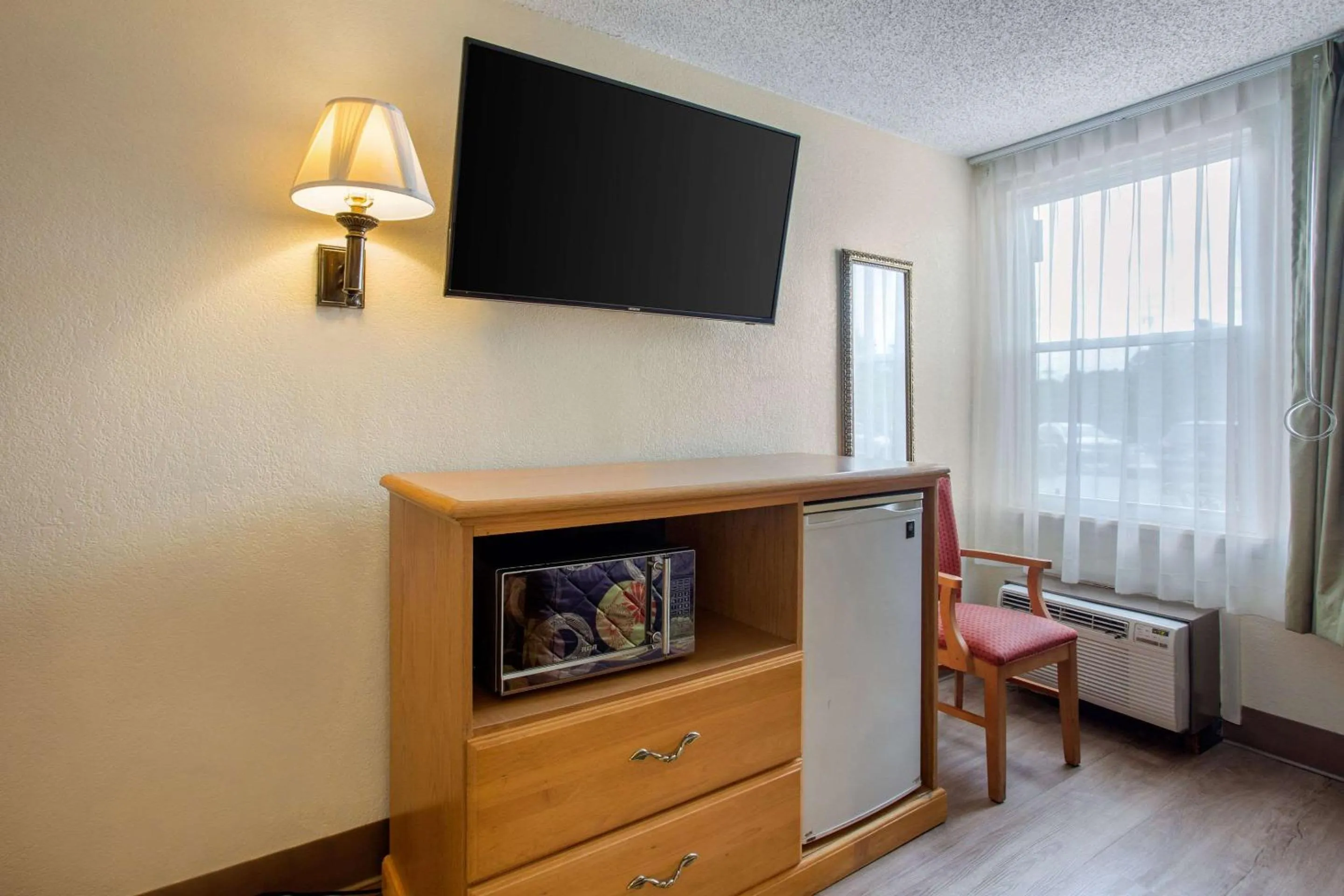 Photo of the whole room in Rodeway Inn Asheville