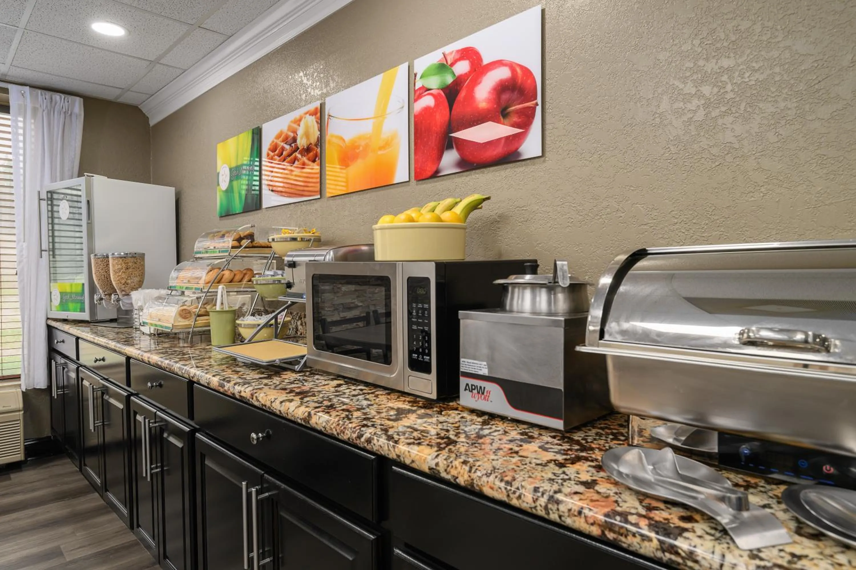 Dining area in Quality Inn & Suites Lexington South
