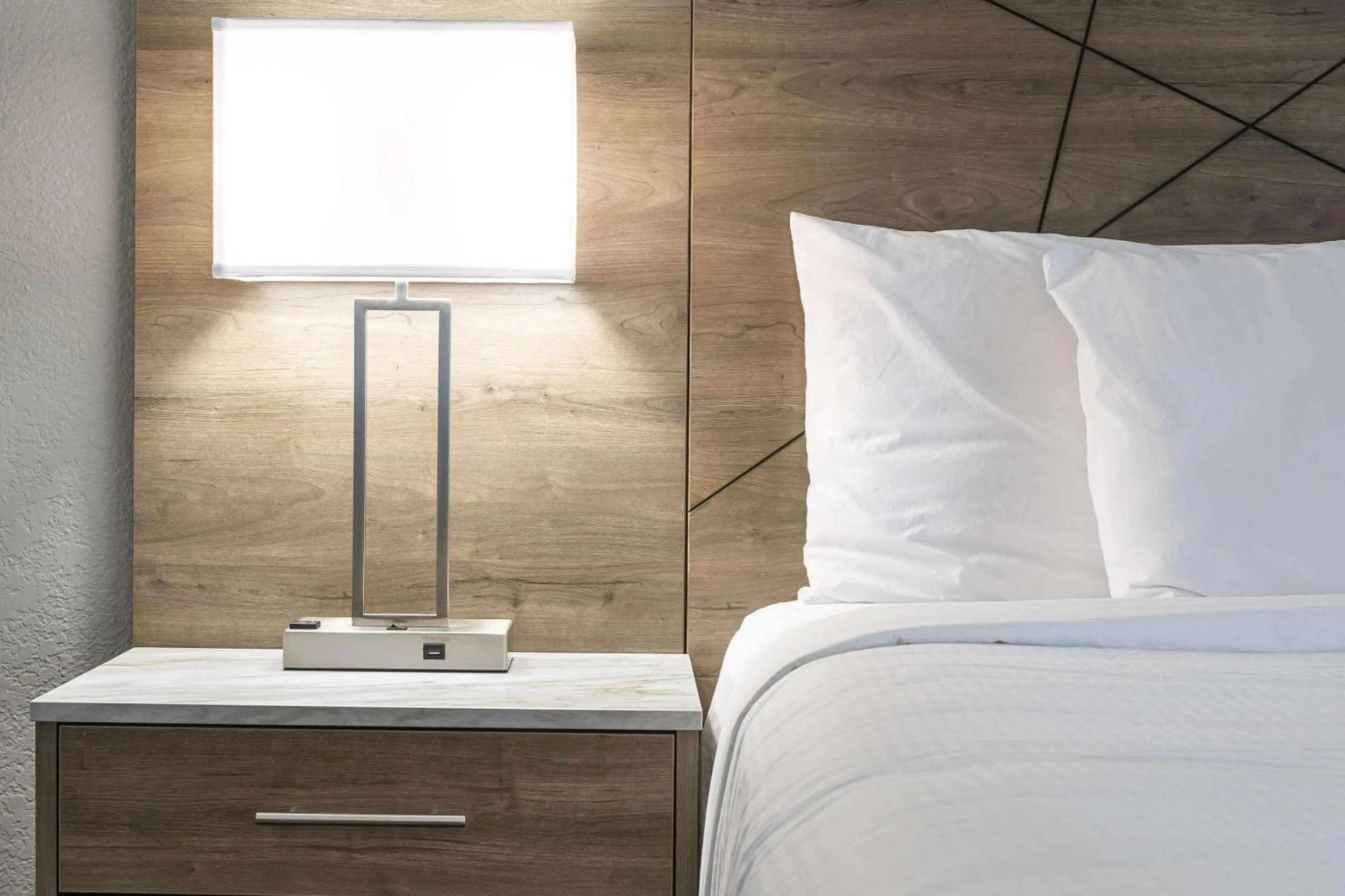 Bedroom, Bed in Rodeway Inn & Suites near Outlet Mall - Asheville