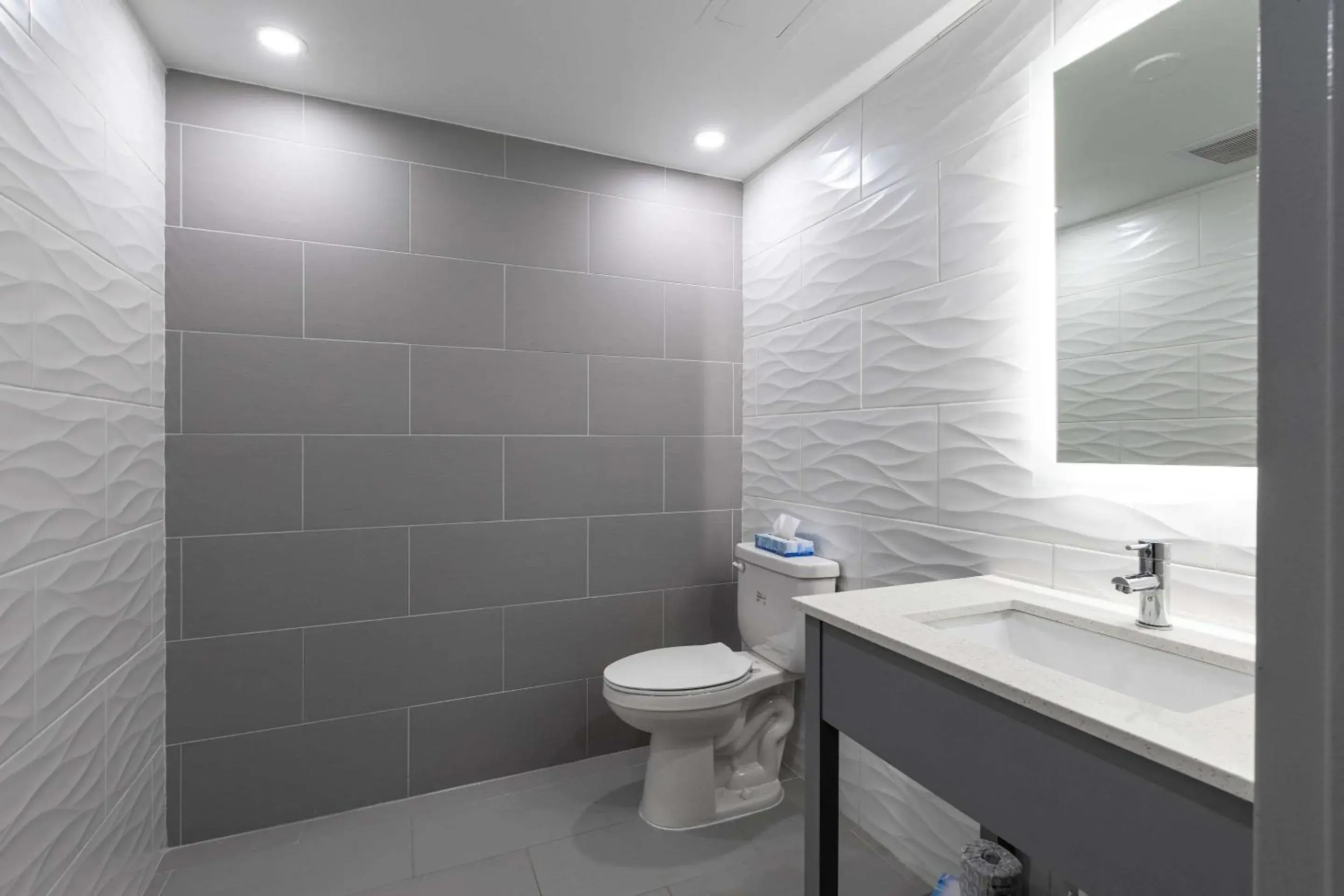 Lobby or reception in Rodeway Inn & Suites near Outlet Mall - Asheville Lobby or reception in Rodeway Inn & Suites near Outlet Mall - Asheville