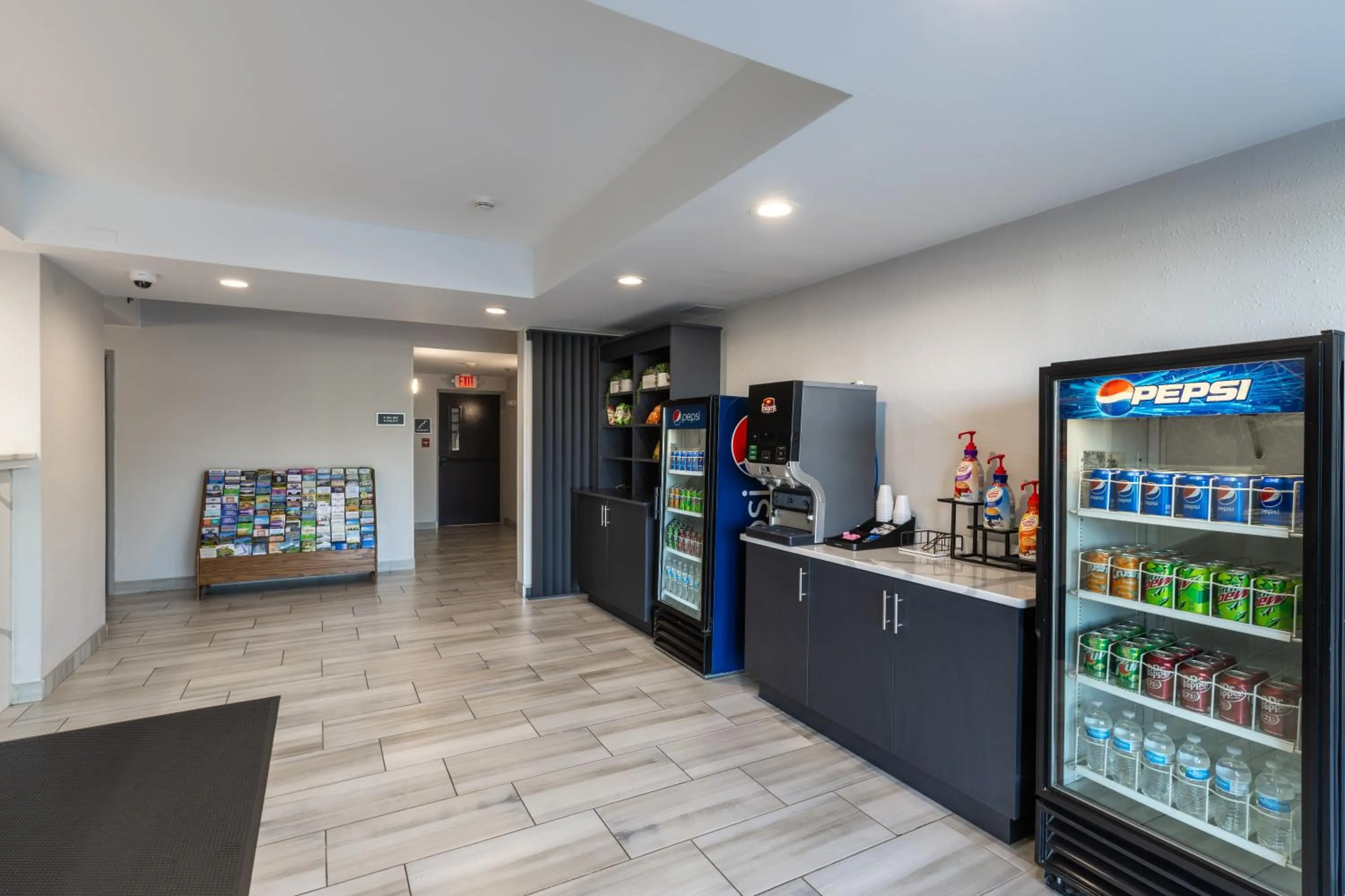 Non alcoholic drinks in Rodeway Inn & Suites near Outlet Mall - Asheville