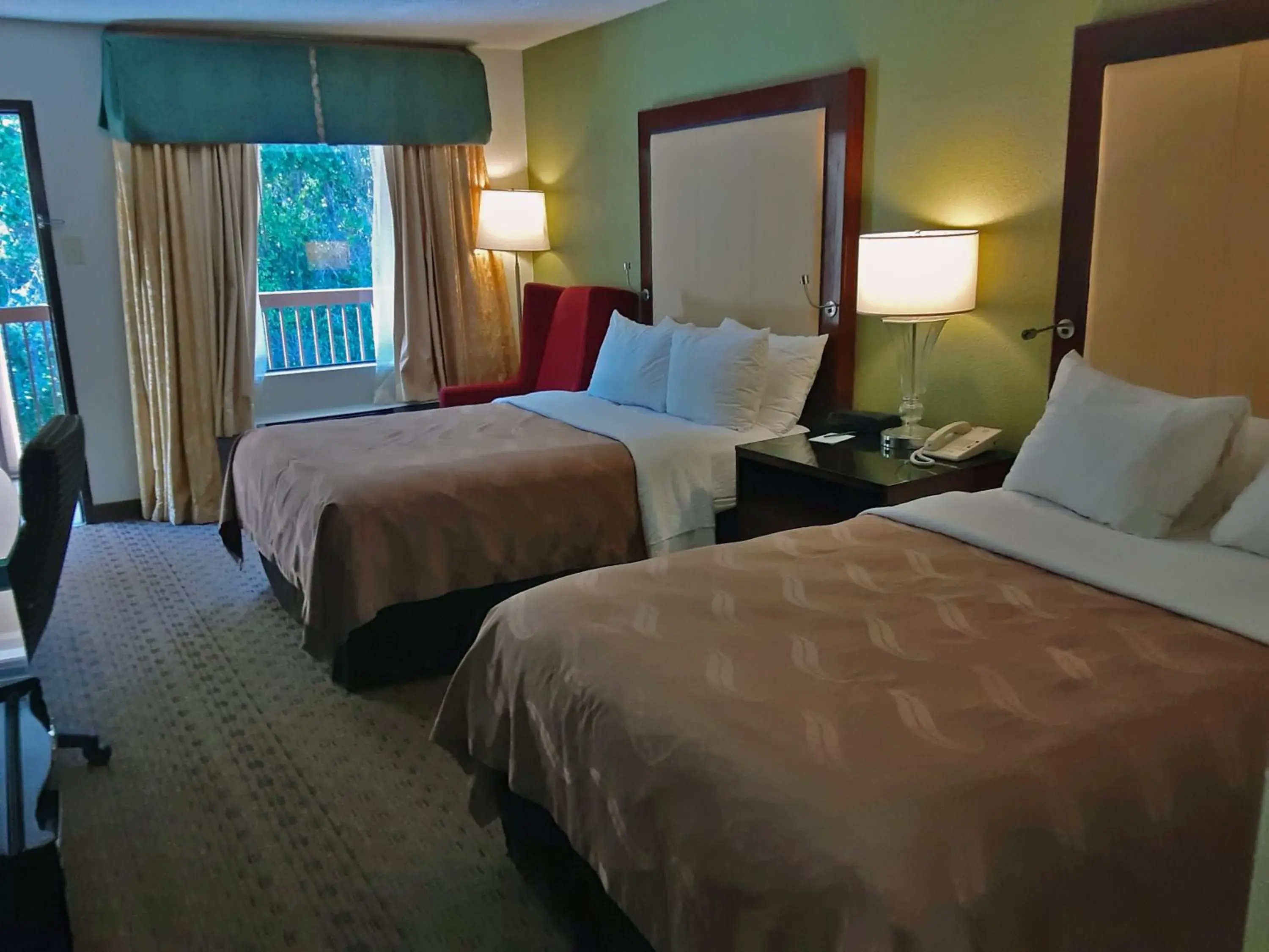 Bed in Quality Inn Morganton Bed in Quality Inn Morganton