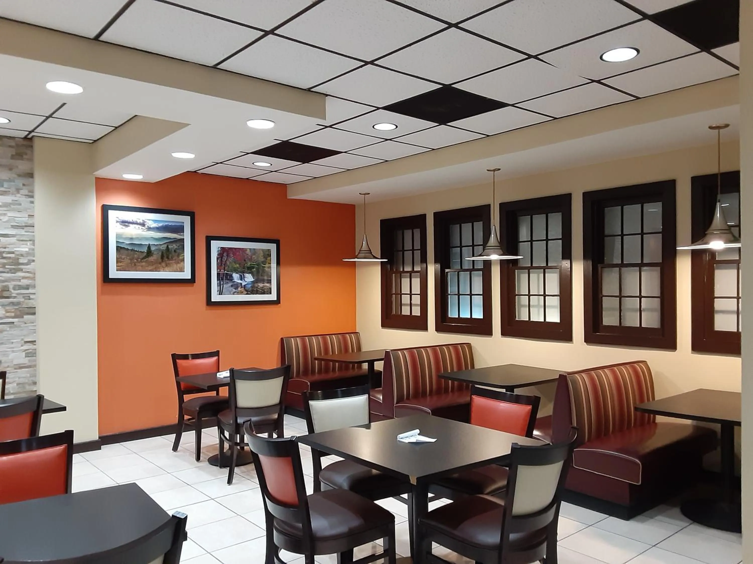 Dining area in Quality Inn Morganton