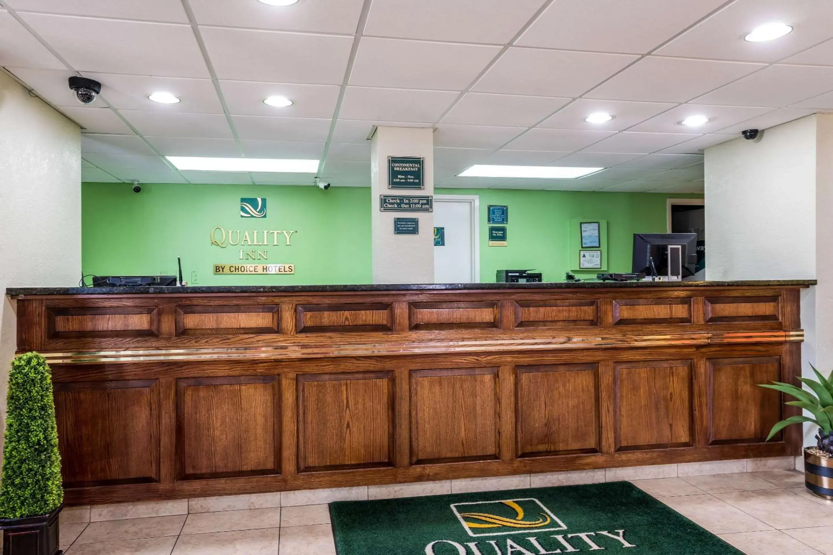 Lobby or reception in Quality Inn North Lobby or reception in Quality Inn North