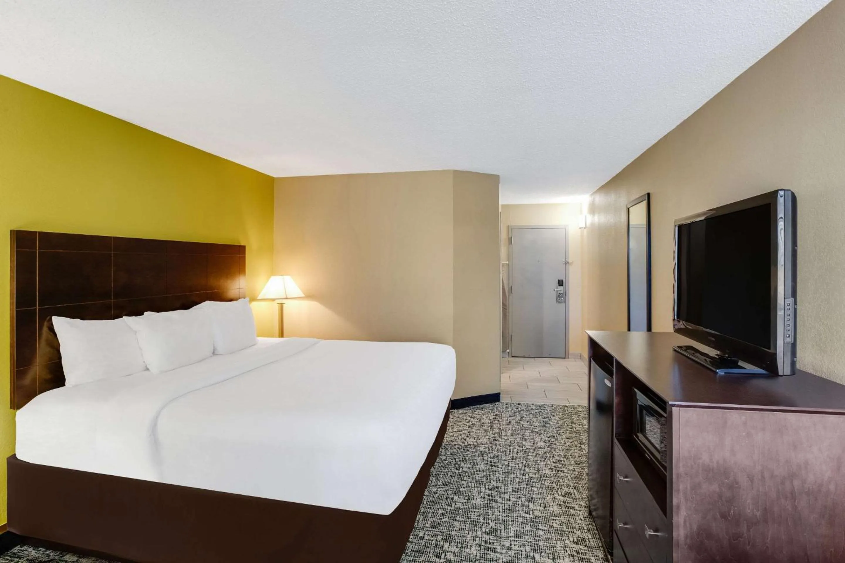 Bedroom, Bed in Clarion Inn Asheville Airport