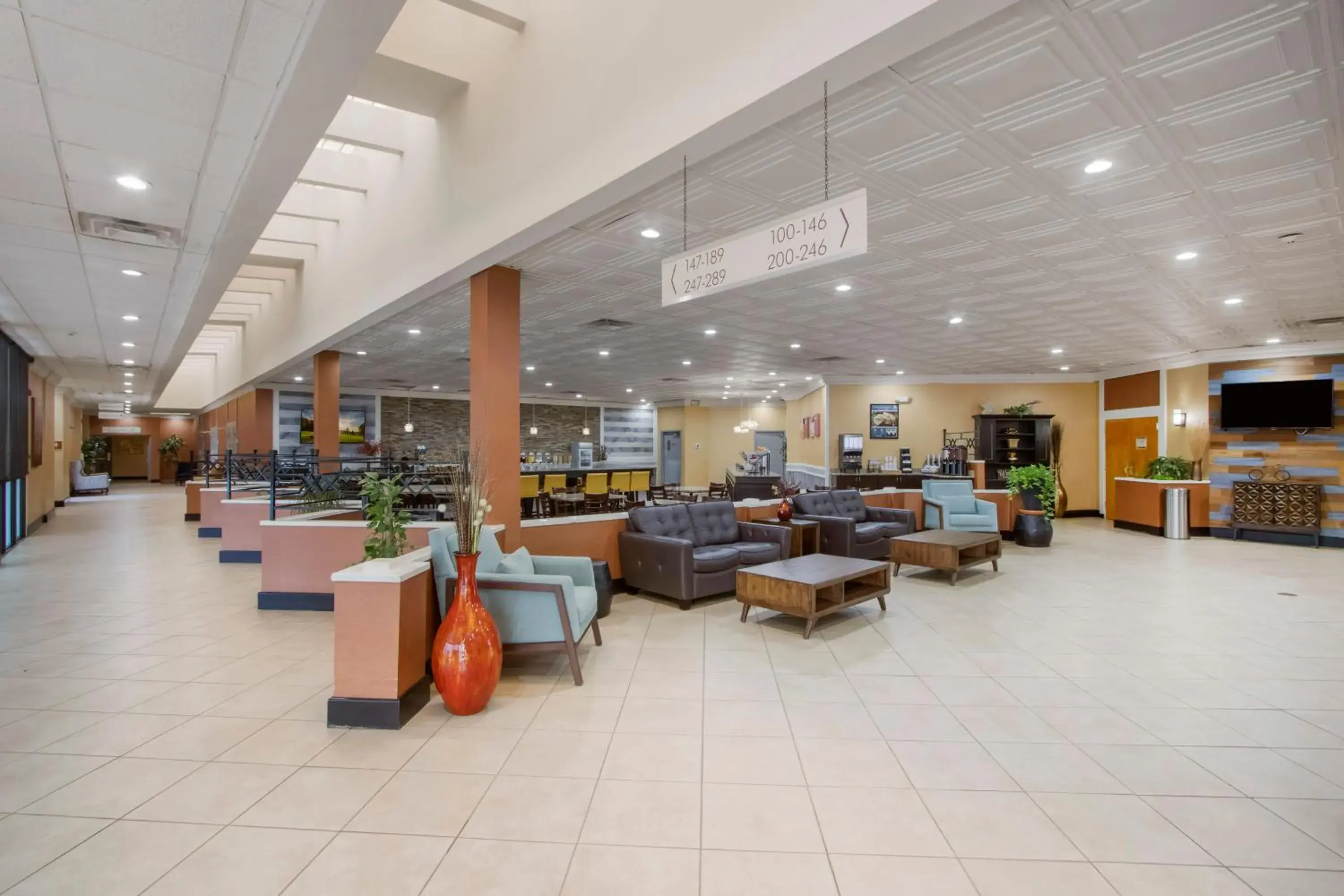 Lobby or reception in Clarion Inn Asheville Airport