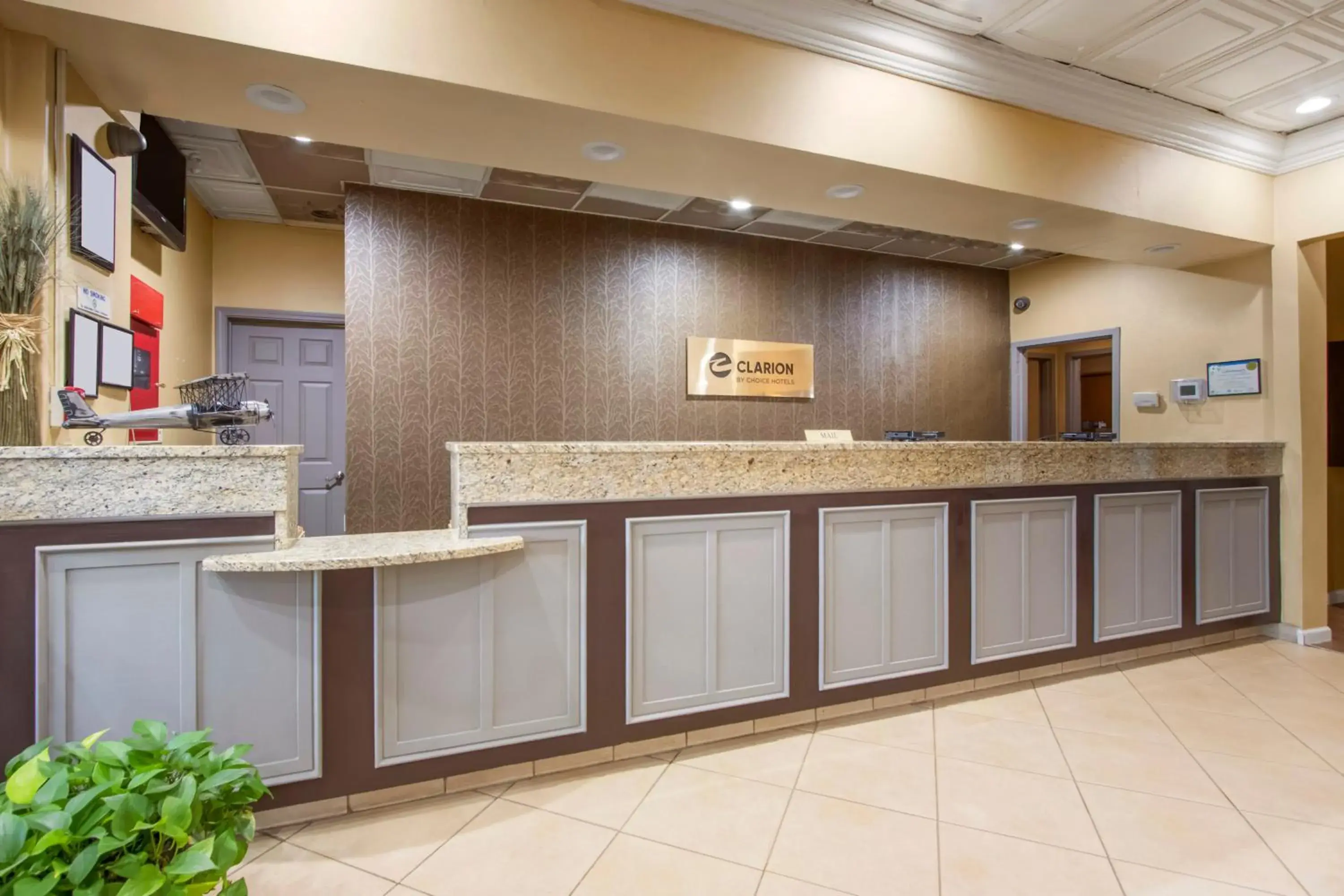 Lobby or reception, Lobby/Reception in Clarion Inn Asheville Airport