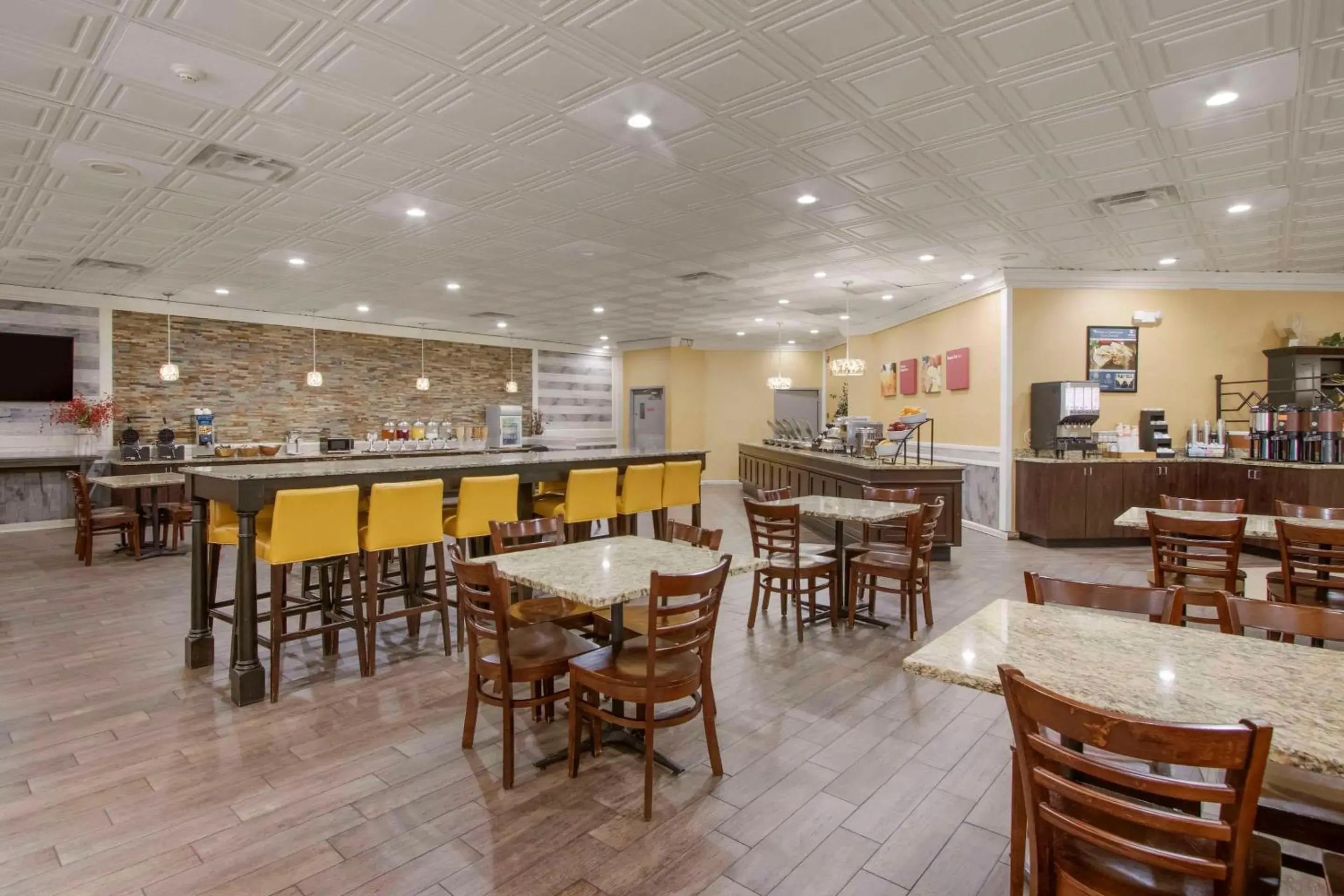 Breakfast in Clarion Inn Asheville Airport Breakfast in Clarion Inn Asheville Airport