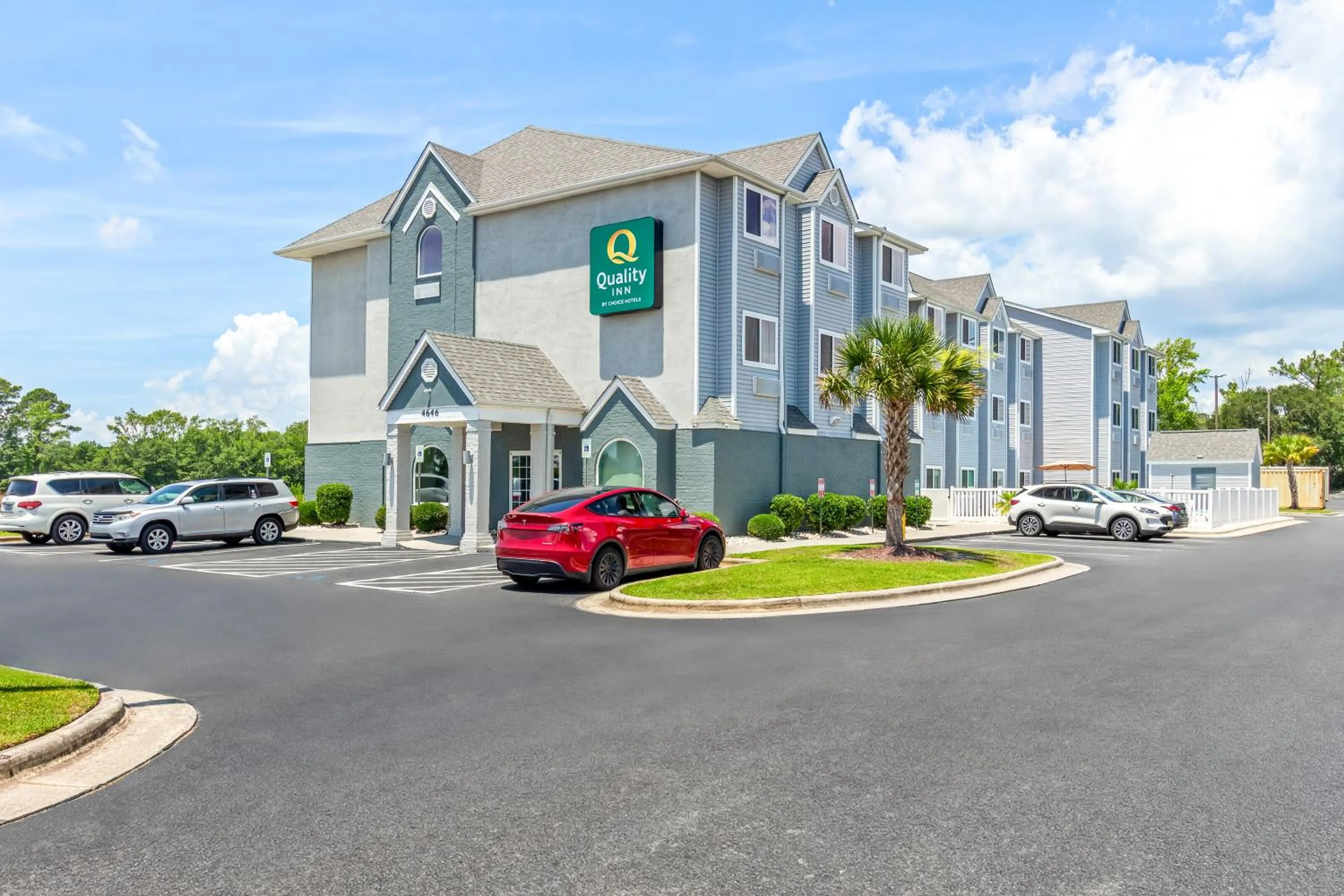 Property building in Quality Inn Shallotte near Ocean Isle Beach