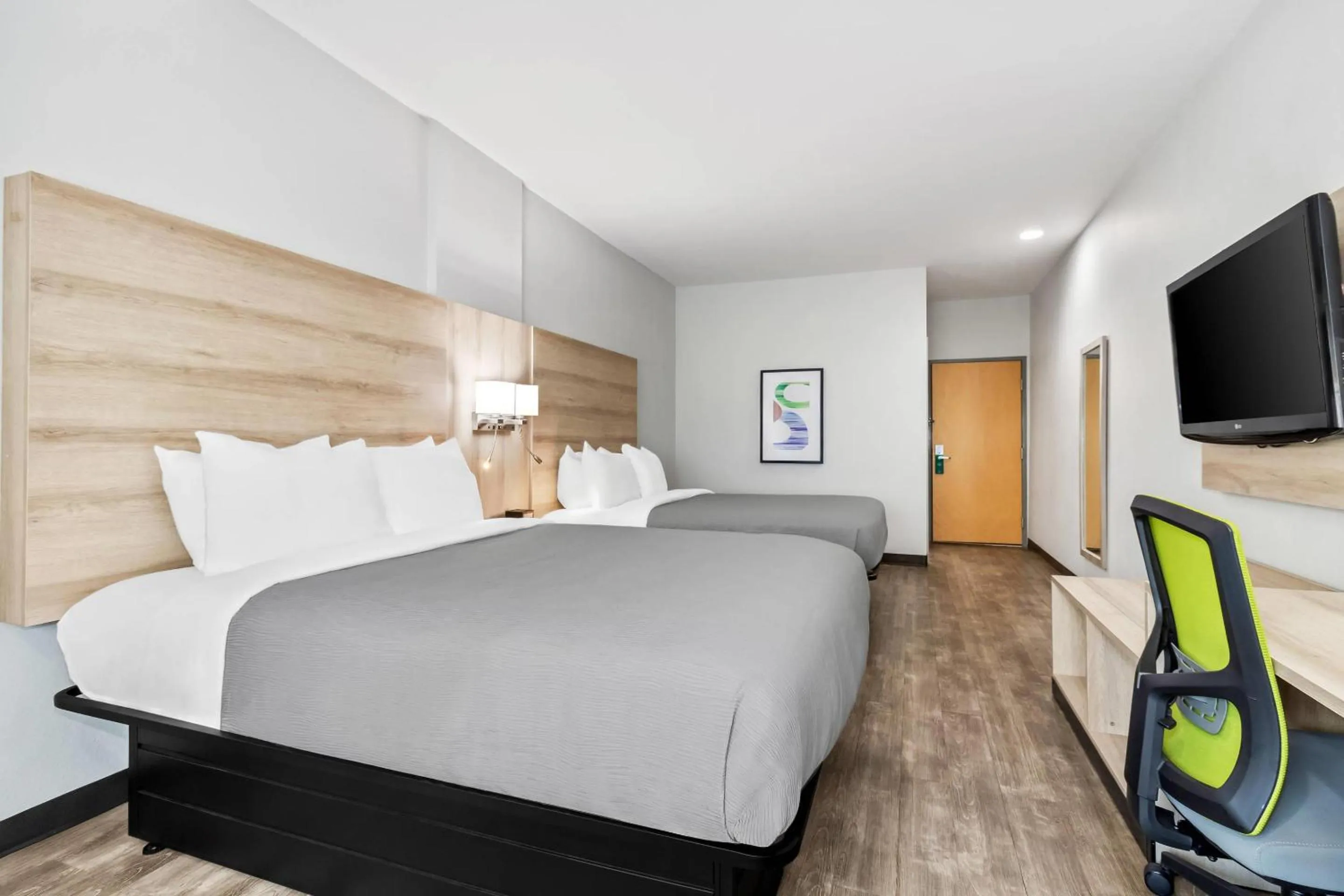 Bedroom, Bed in Quality Inn Shallotte near Ocean Isle Beach