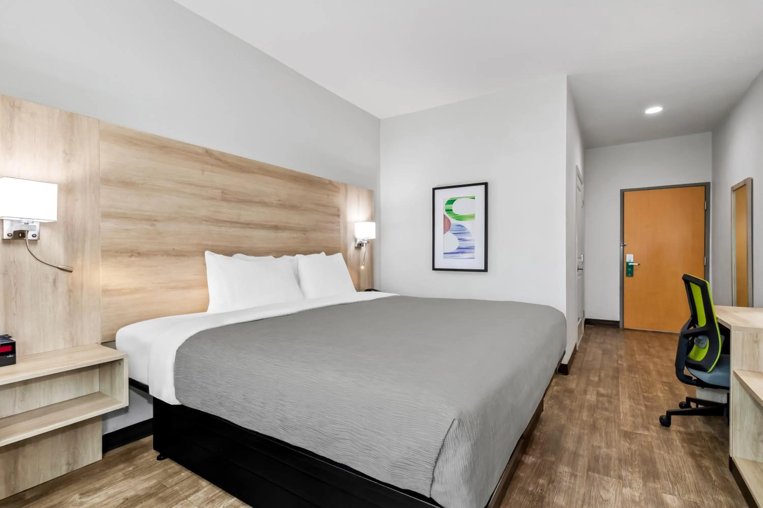 Guests, Bed in Quality Inn Shallotte near Ocean Isle Beach