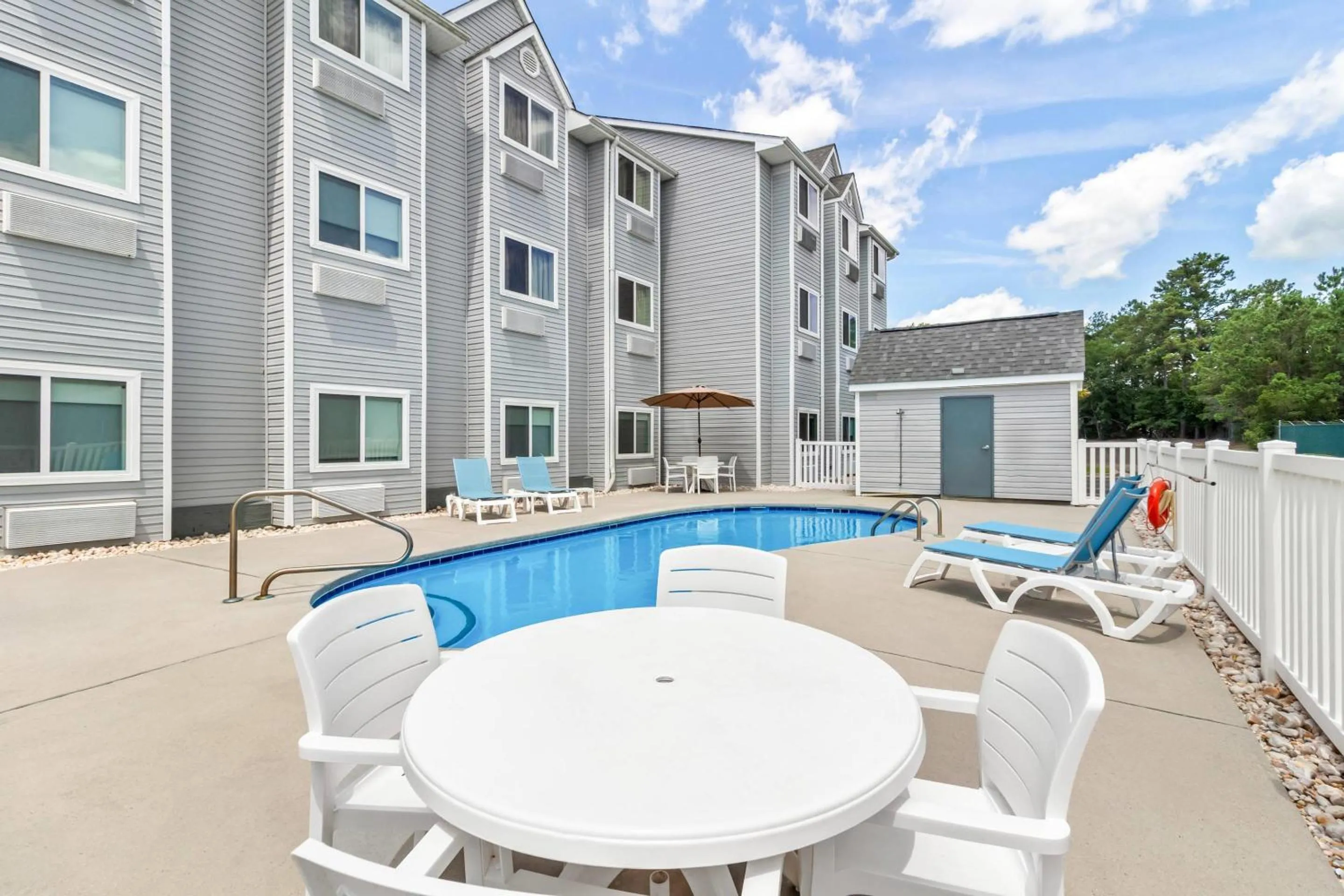 Swimming pool in Quality Inn Shallotte near Ocean Isle Beach