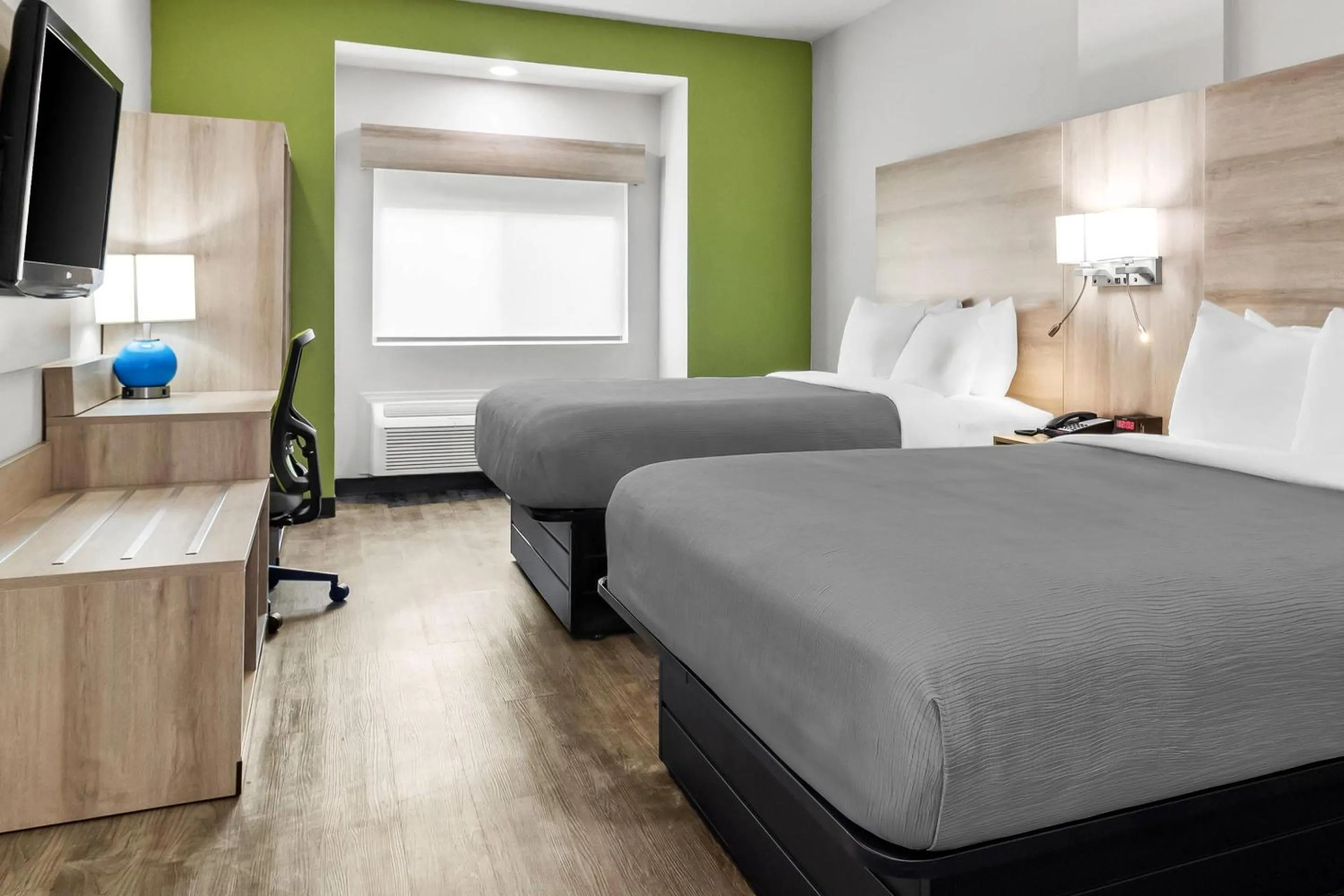 Bedroom, Bed in Quality Inn Shallotte near Ocean Isle Beach