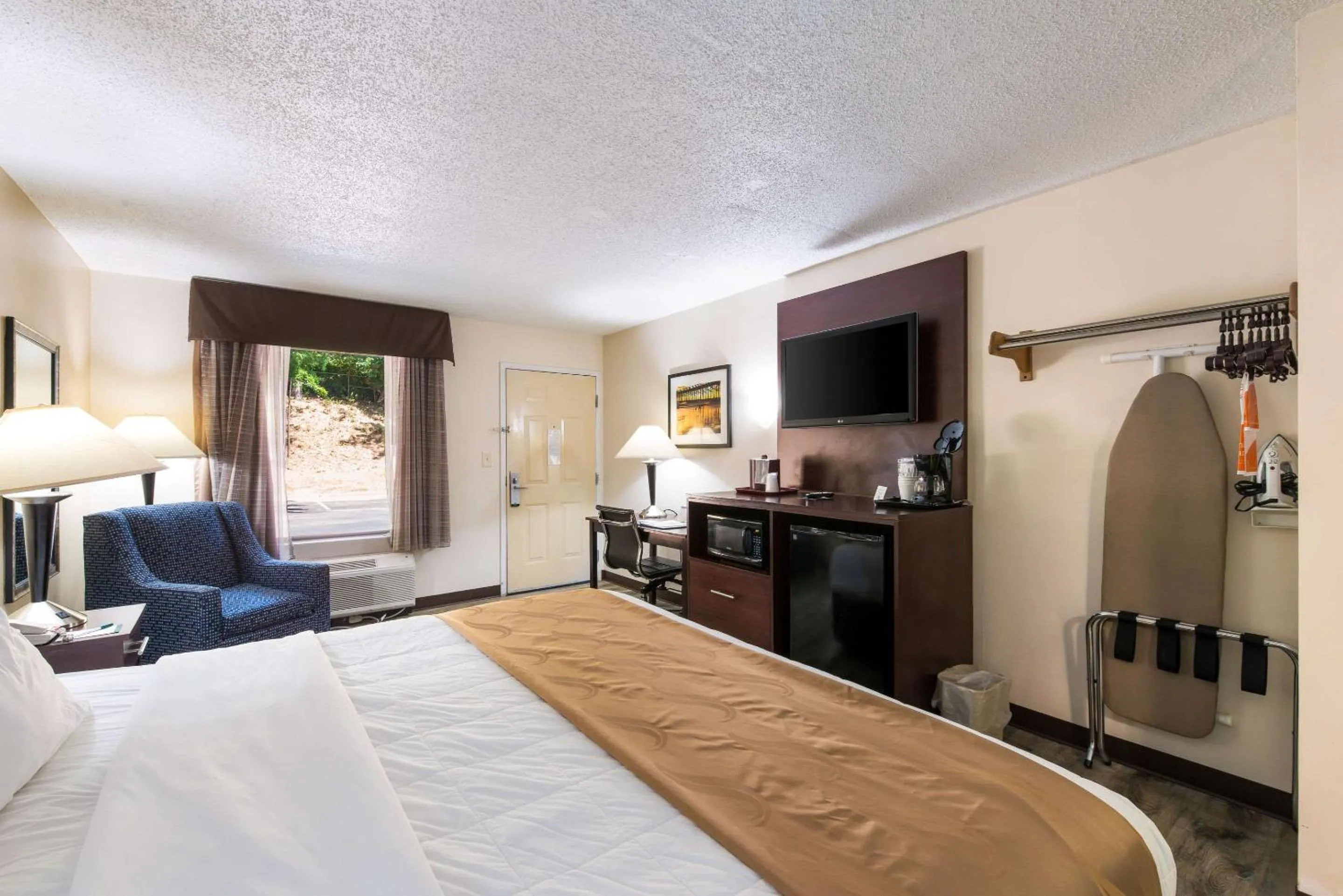 Bedroom, Bed in Quality Inn & Suites Rockingham