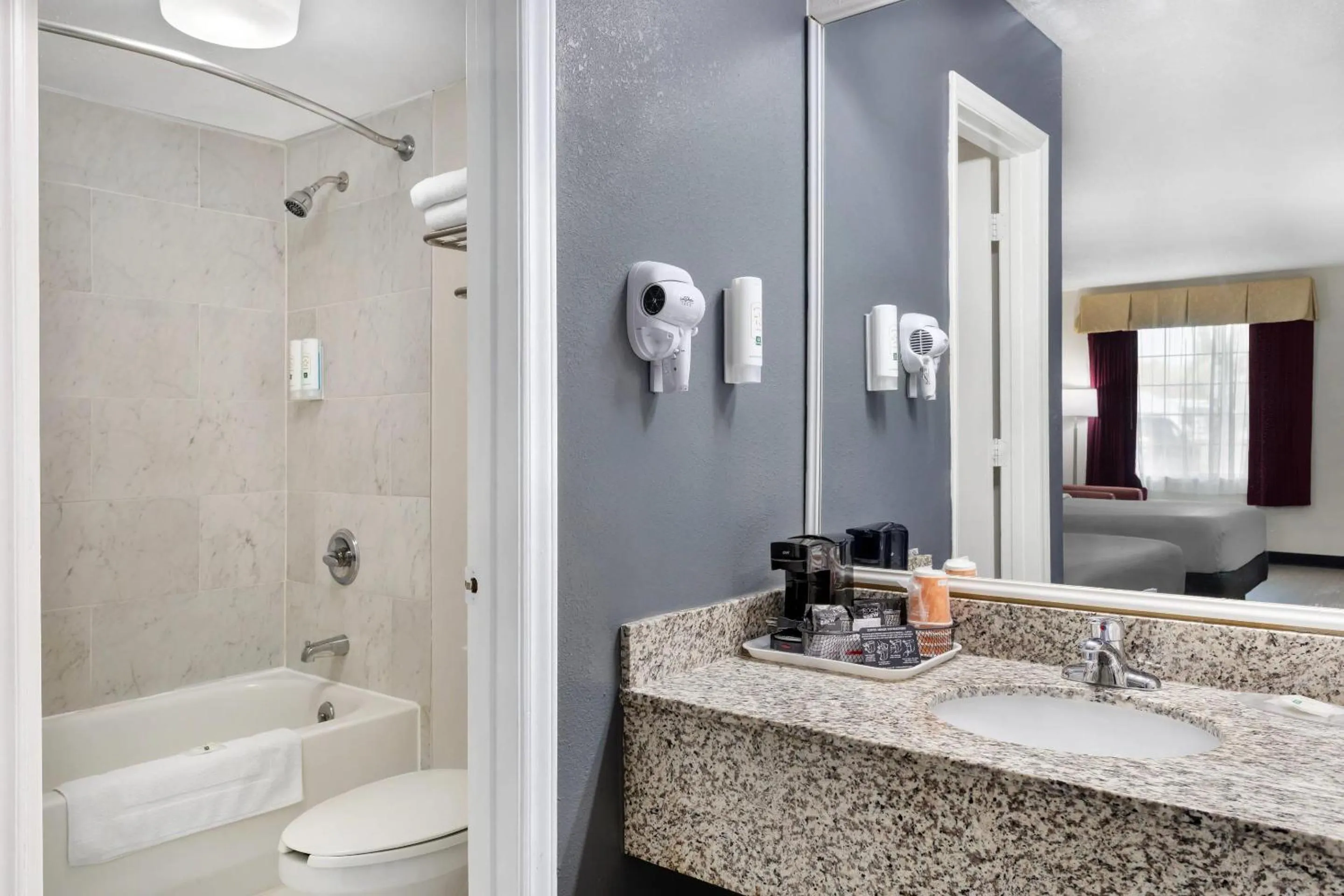 Bedroom in Quality Inn Andrews