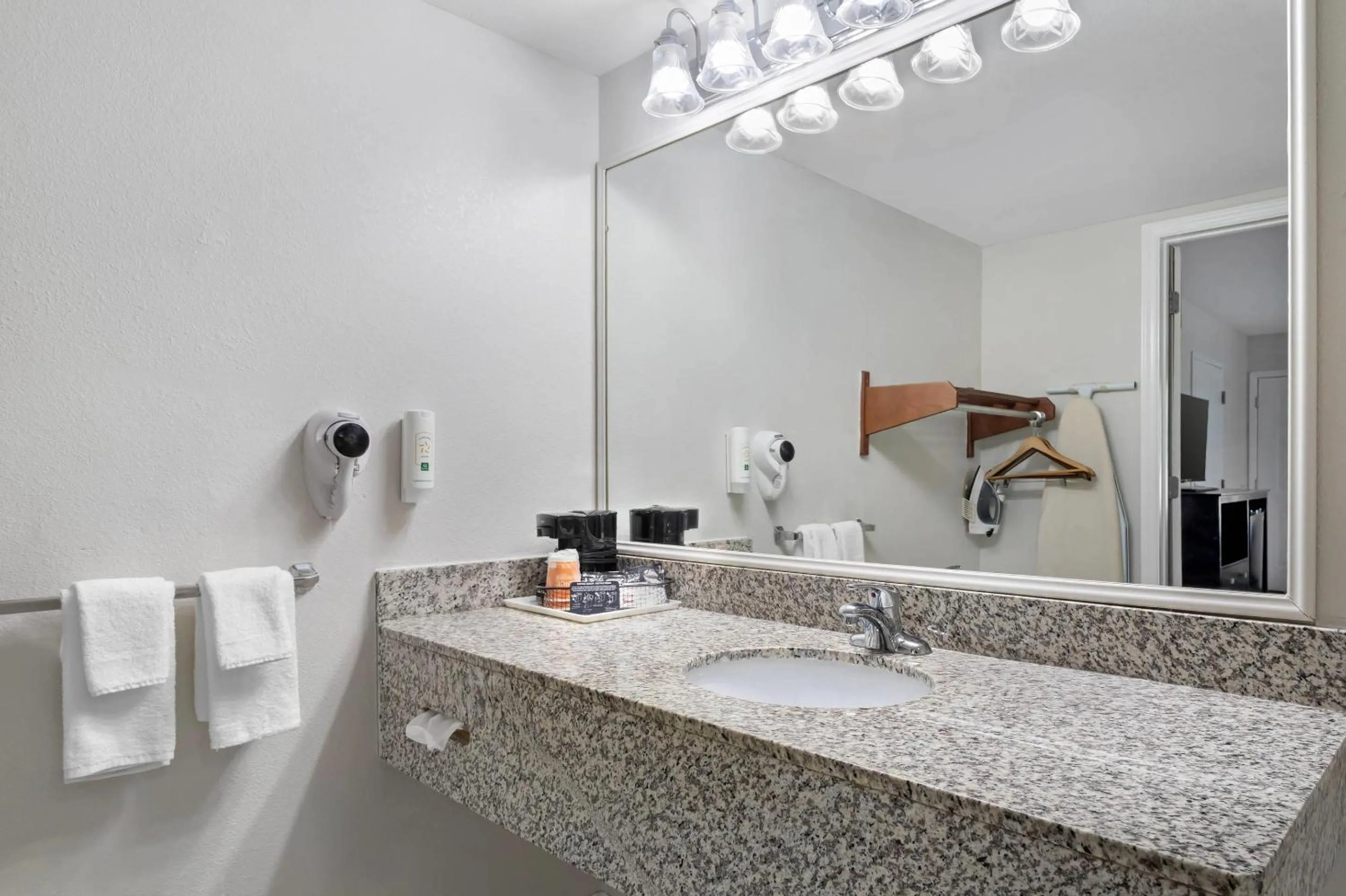 Bedroom in Quality Inn Andrews