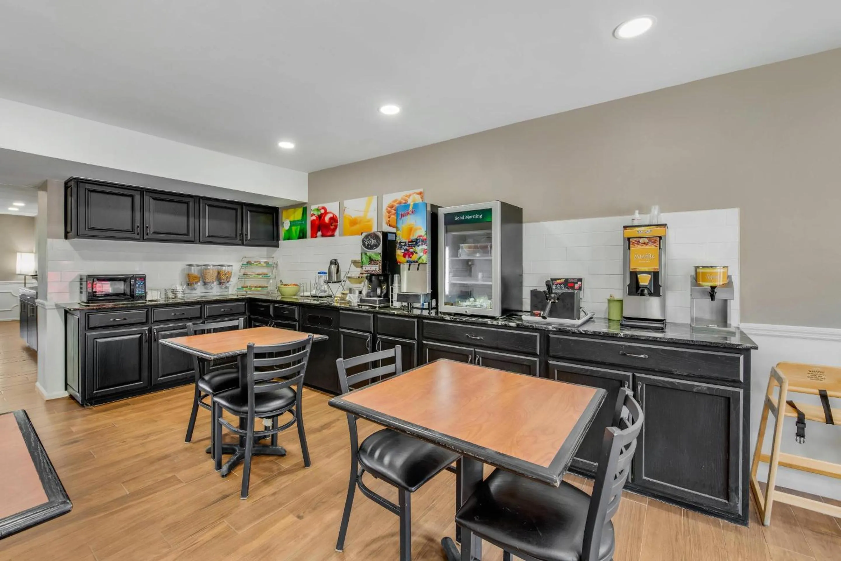 Breakfast in Quality Inn Laurinburg