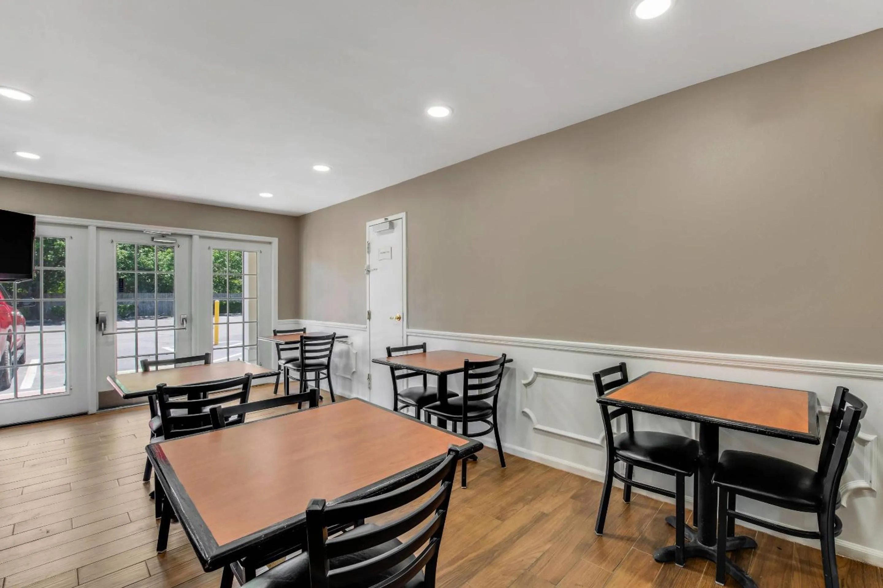 Breakfast in Quality Inn Laurinburg