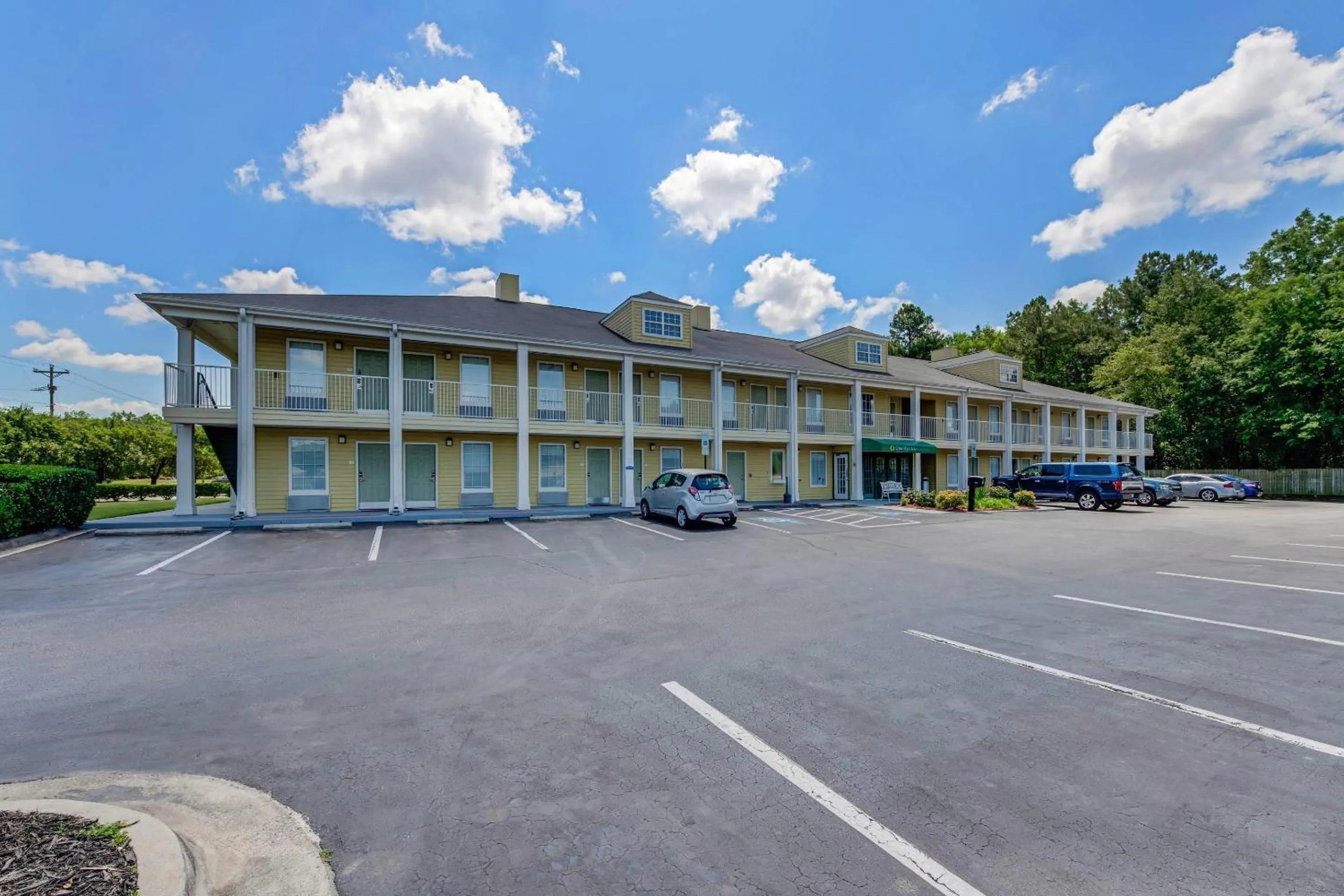 Property building in Quality Inn Laurinburg
