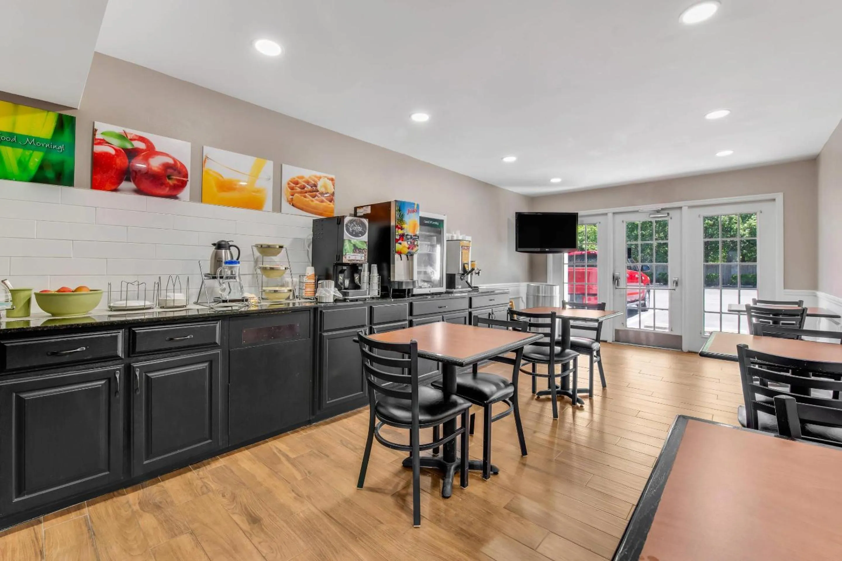 Breakfast in Quality Inn Laurinburg