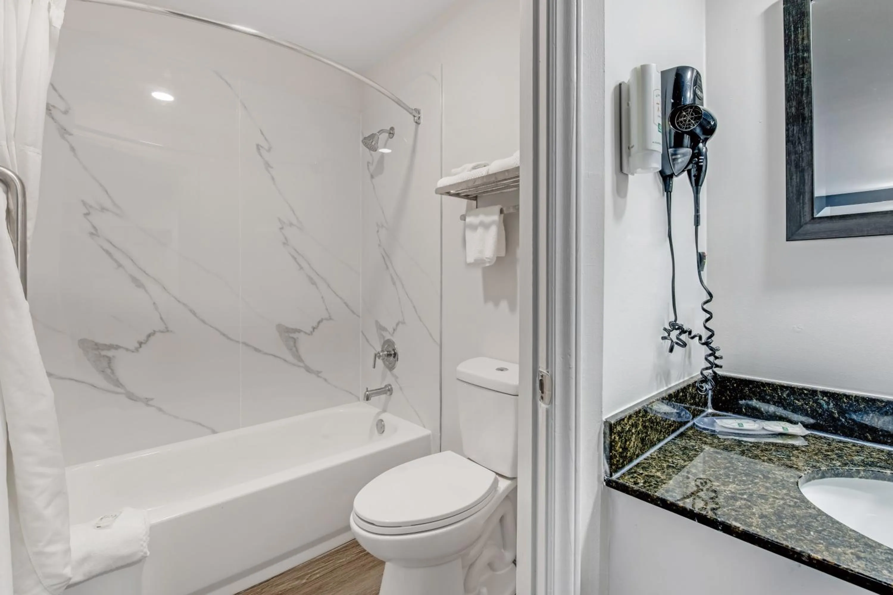 Bathroom in Quality Inn Laurinburg