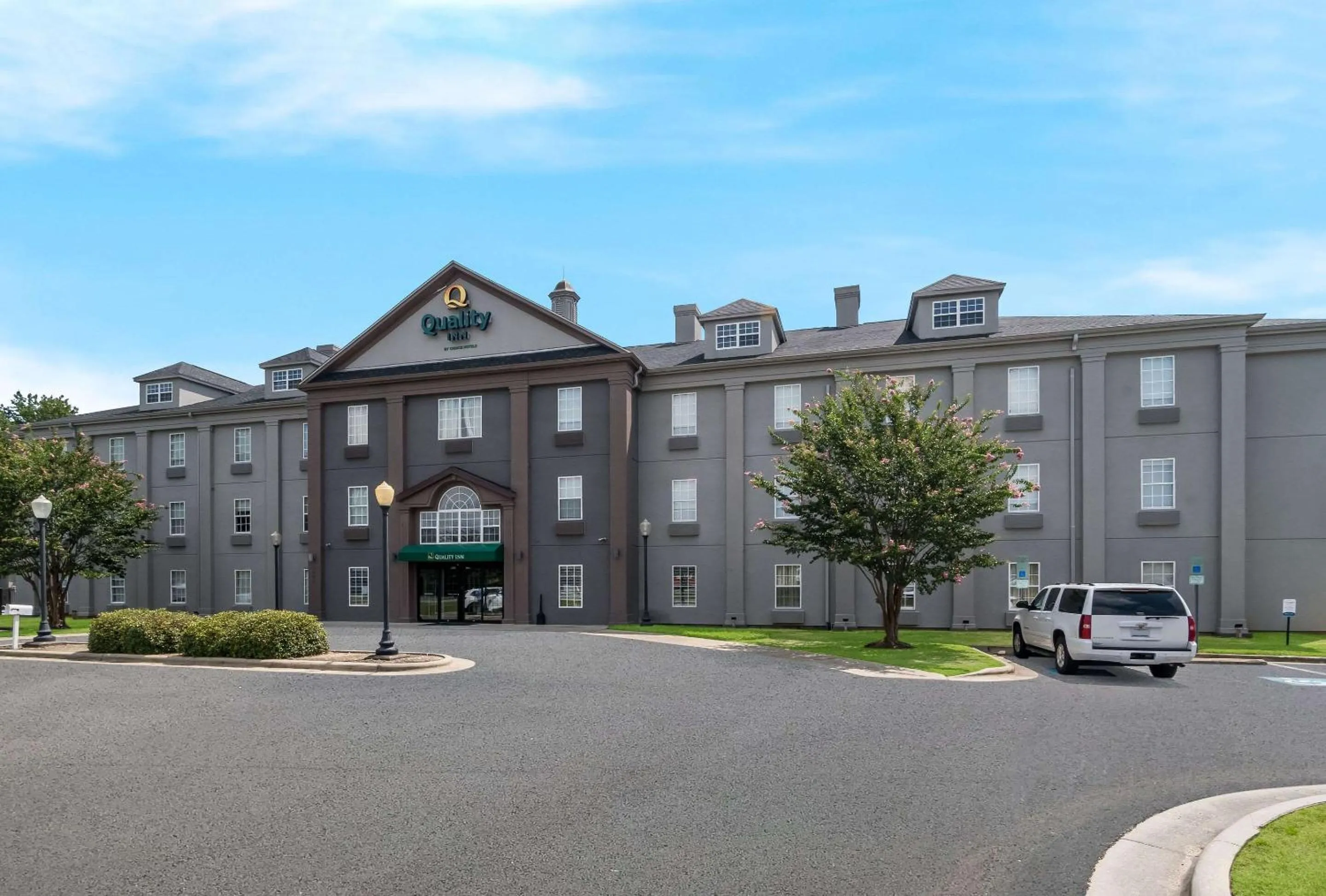 Property building in Quality Inn Goldsboro