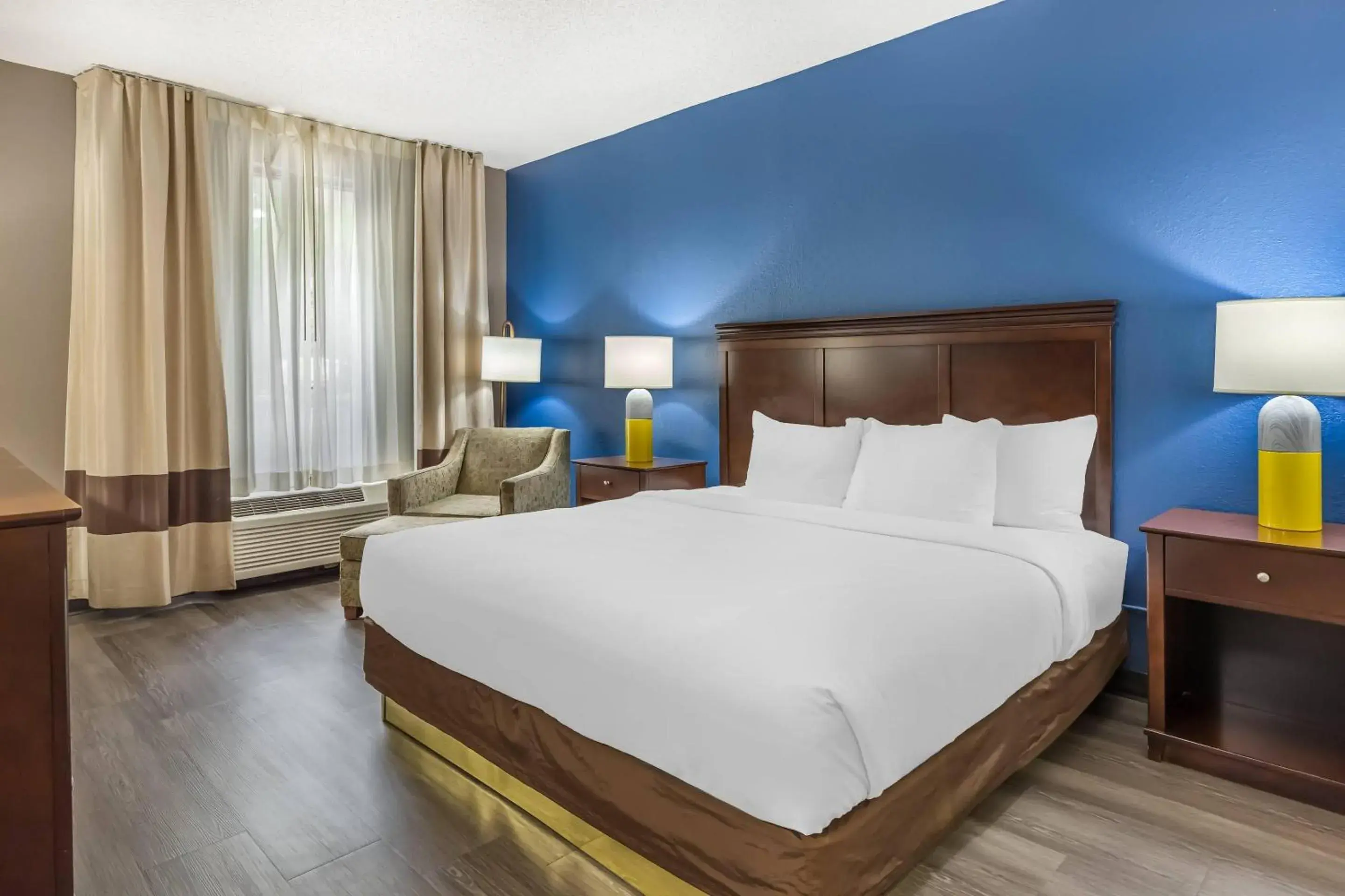 Bedroom, Bed in Comfort Inn Pinehurst - Southern Pines Bedroom, Bed in Comfort Inn Pinehurst - Southern Pines