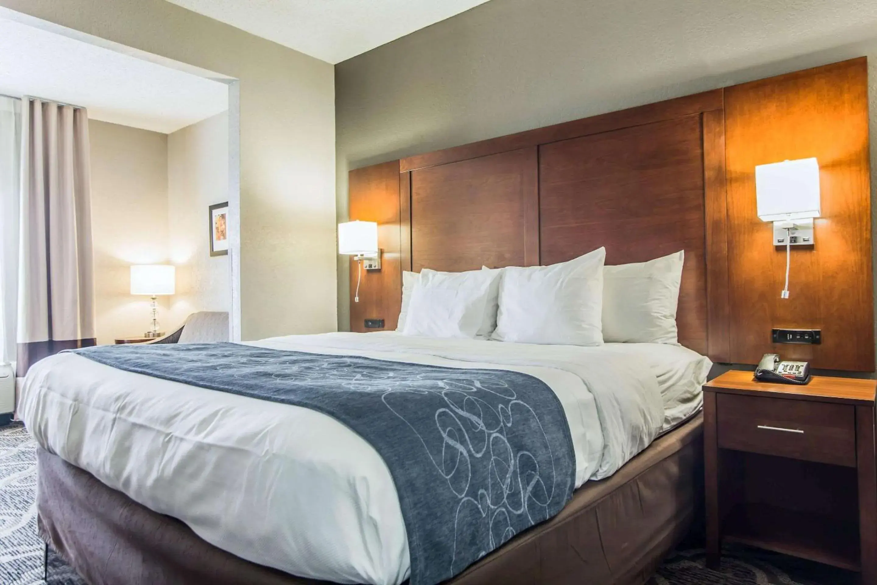 Bedroom, Bed in Comfort Suites Pineville - Ballantyne Area Bedroom, Bed in Comfort Suites Pineville - Ballantyne Area