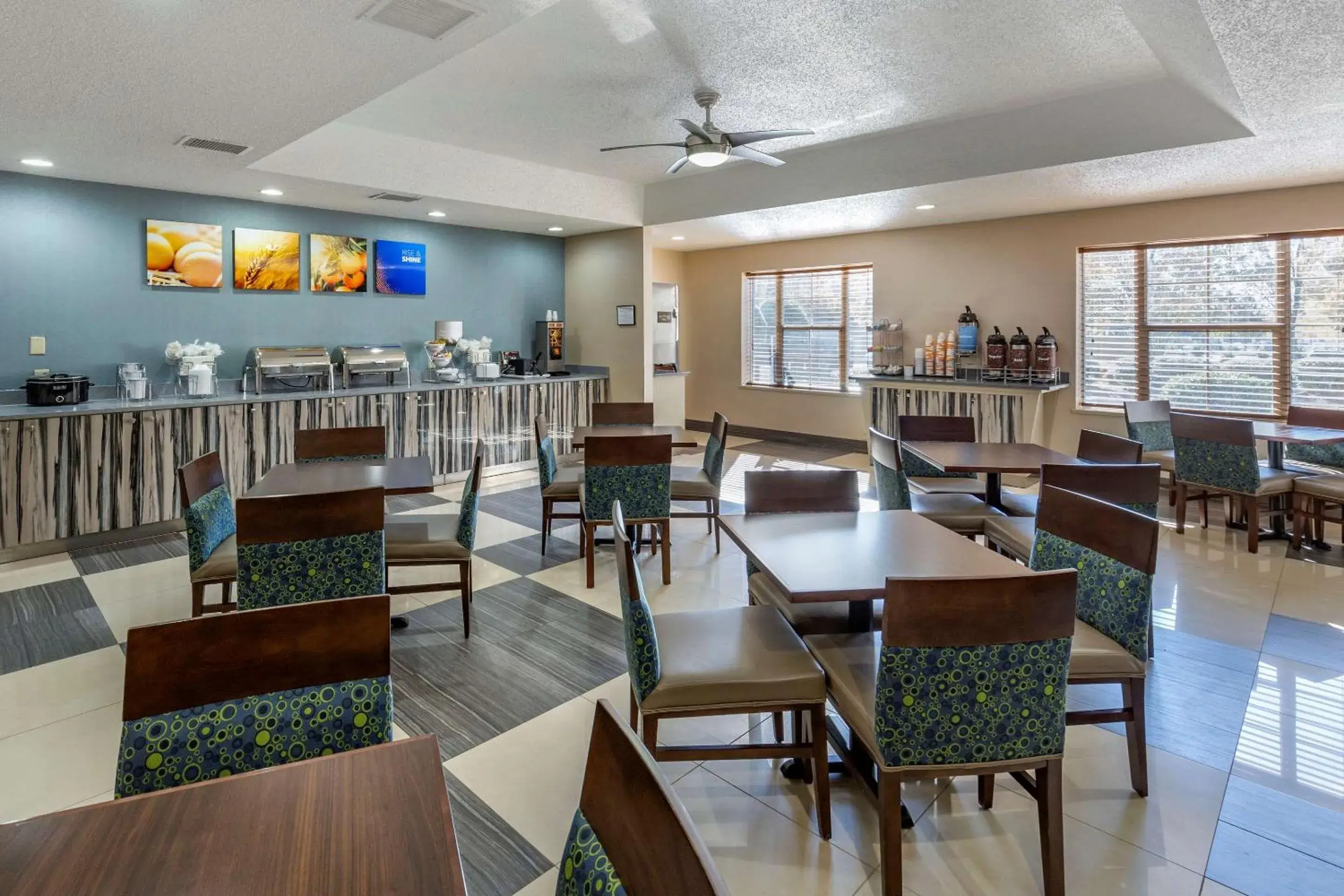 Restaurant/places to eat in Comfort Suites Pineville - Ballantyne Area Restaurant/places to eat in Comfort Suites Pineville - Ballantyne Area