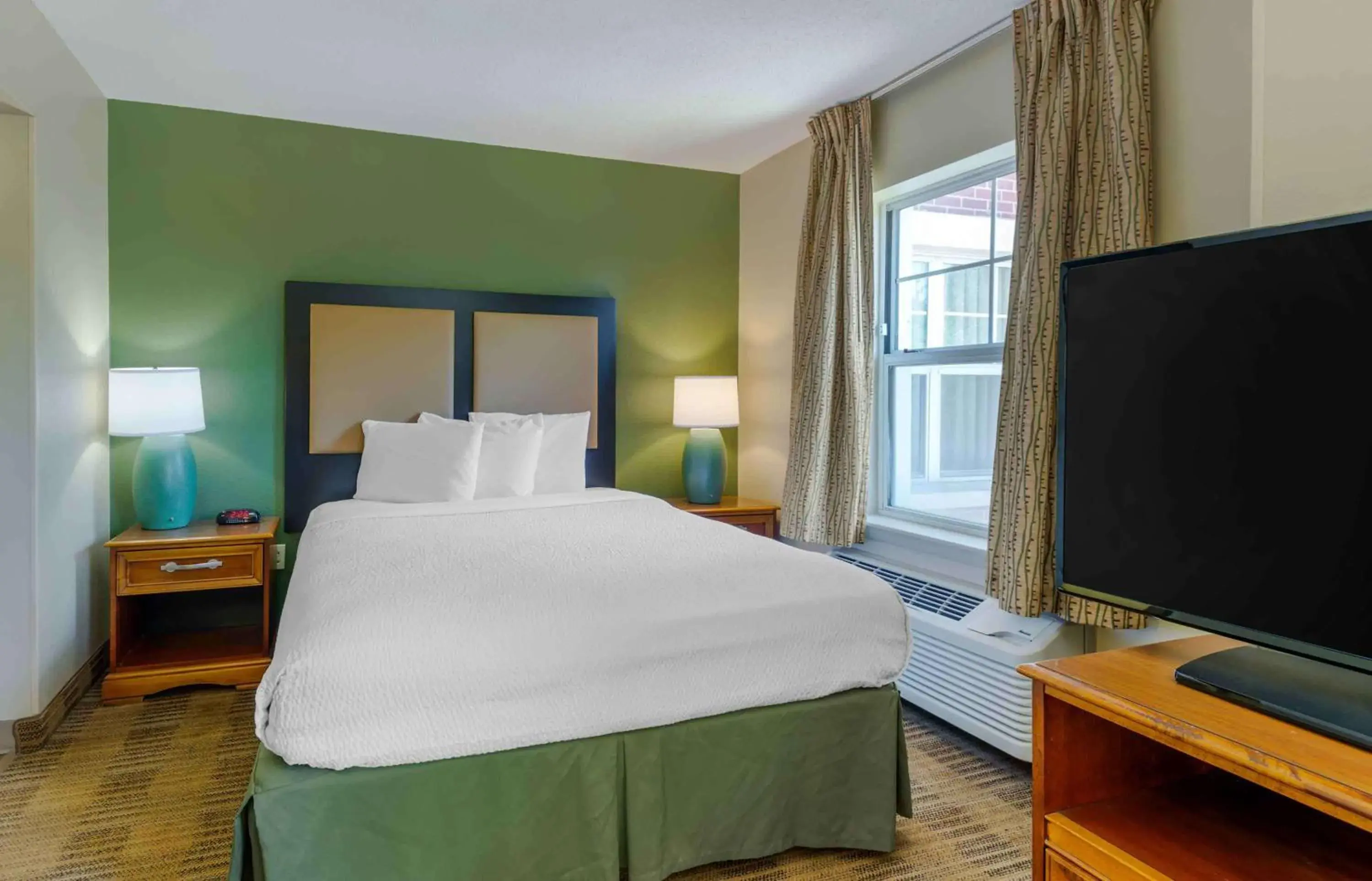 Deluxe Studio with 1 Queen Bed - Non-Smoking in Extended Stay America Suites - Greensboro - Airport Deluxe Studio with 1 Queen Bed - Non-Smoking in Extended Stay America Suites - Greensboro - Airport