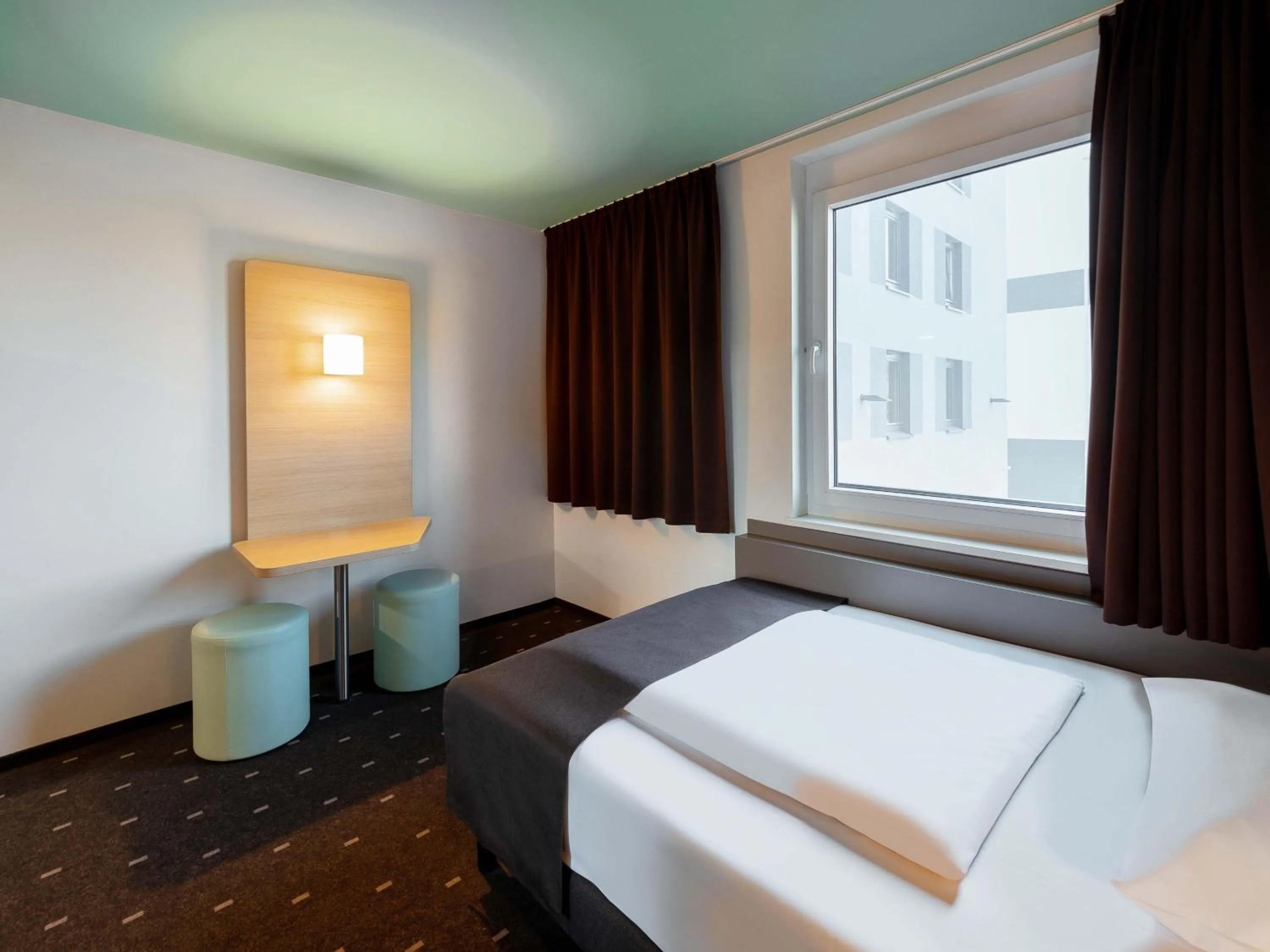 Photo of the whole room, Bed in B&B Hotel Neuss