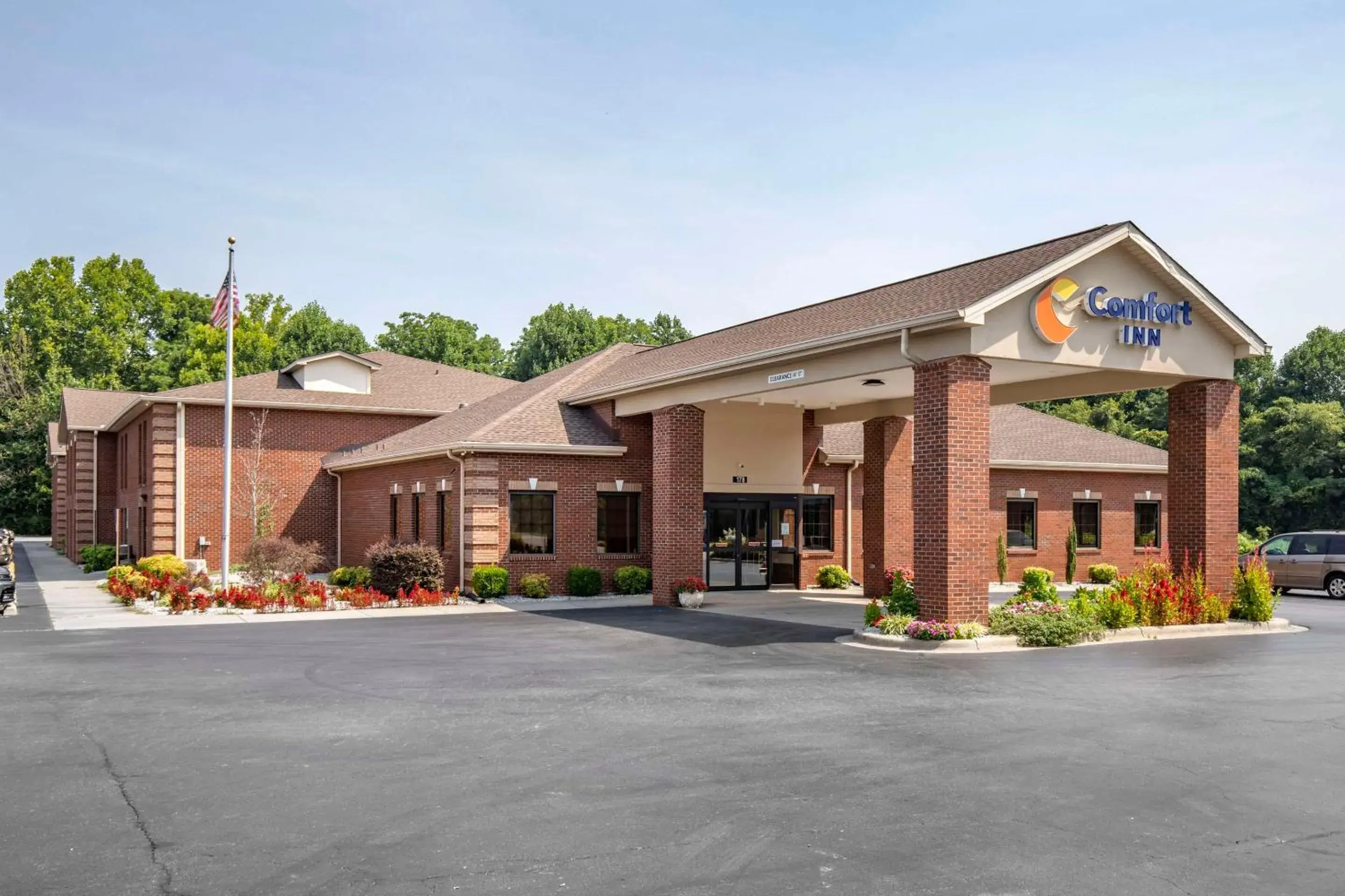 Comfort Inn near Downtown & Blue Ridge PKWY Comfort Inn near Downtown & Blue Ridge PKWY
